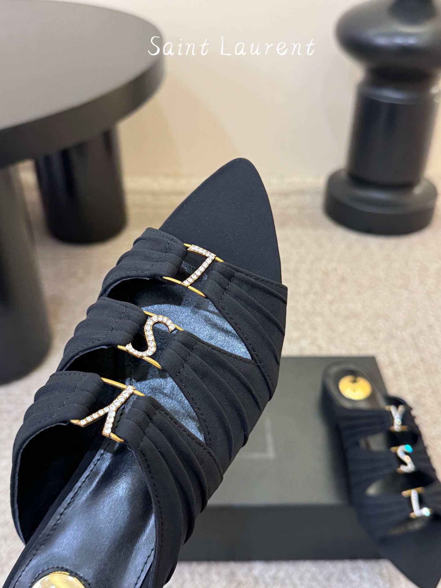 圣罗兰Saint Lauren* ss新YSL Logo高跟鞋拖Ysl走秀款高跟鞋 各种小裙子搭配起来 