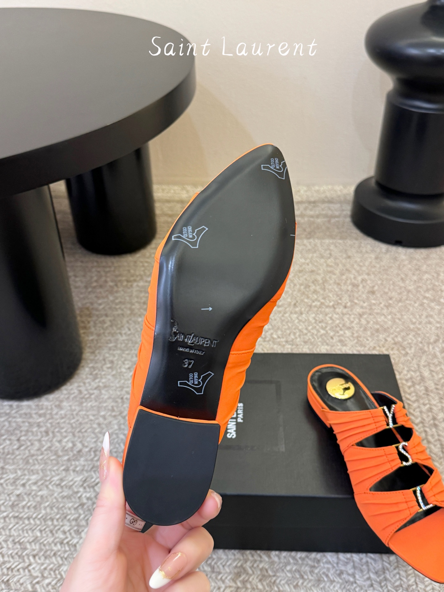 圣罗兰Saint Lauren* ss新YSL Logo高跟鞋拖Ysl走秀款高跟鞋 各种小裙子搭配起来 