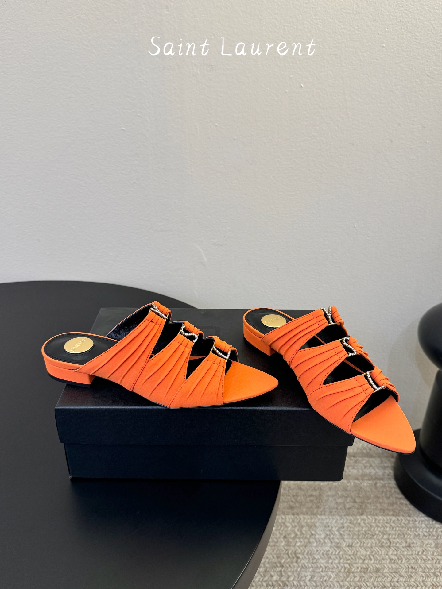 圣罗兰Saint Lauren* ss新YSL Logo高跟鞋拖Ysl走秀款高跟鞋 各种小裙子搭配起来 