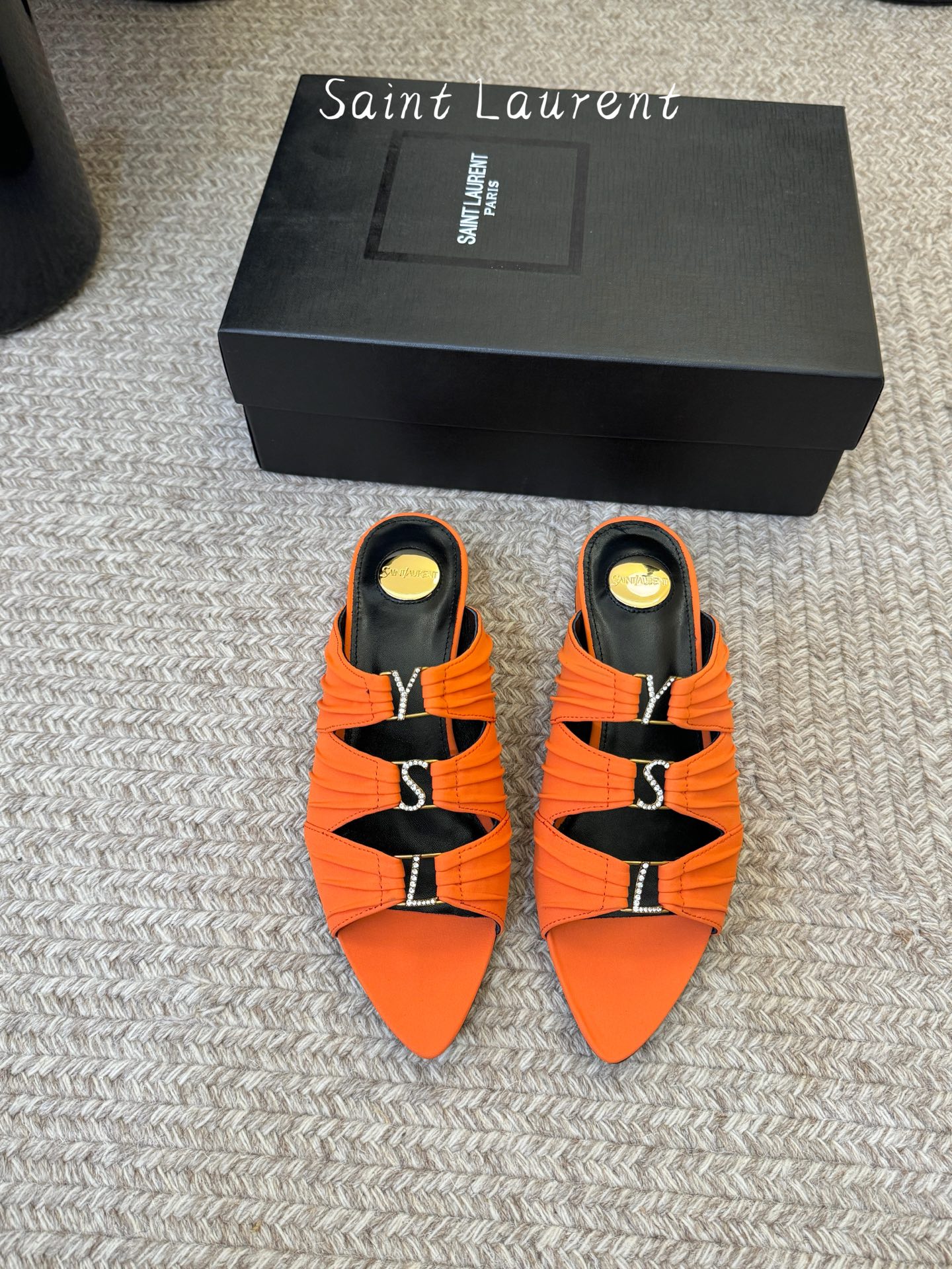 圣罗兰Saint Lauren* ss新YSL Logo高跟鞋拖Ysl走秀款高跟鞋 各种小裙子搭配起来 