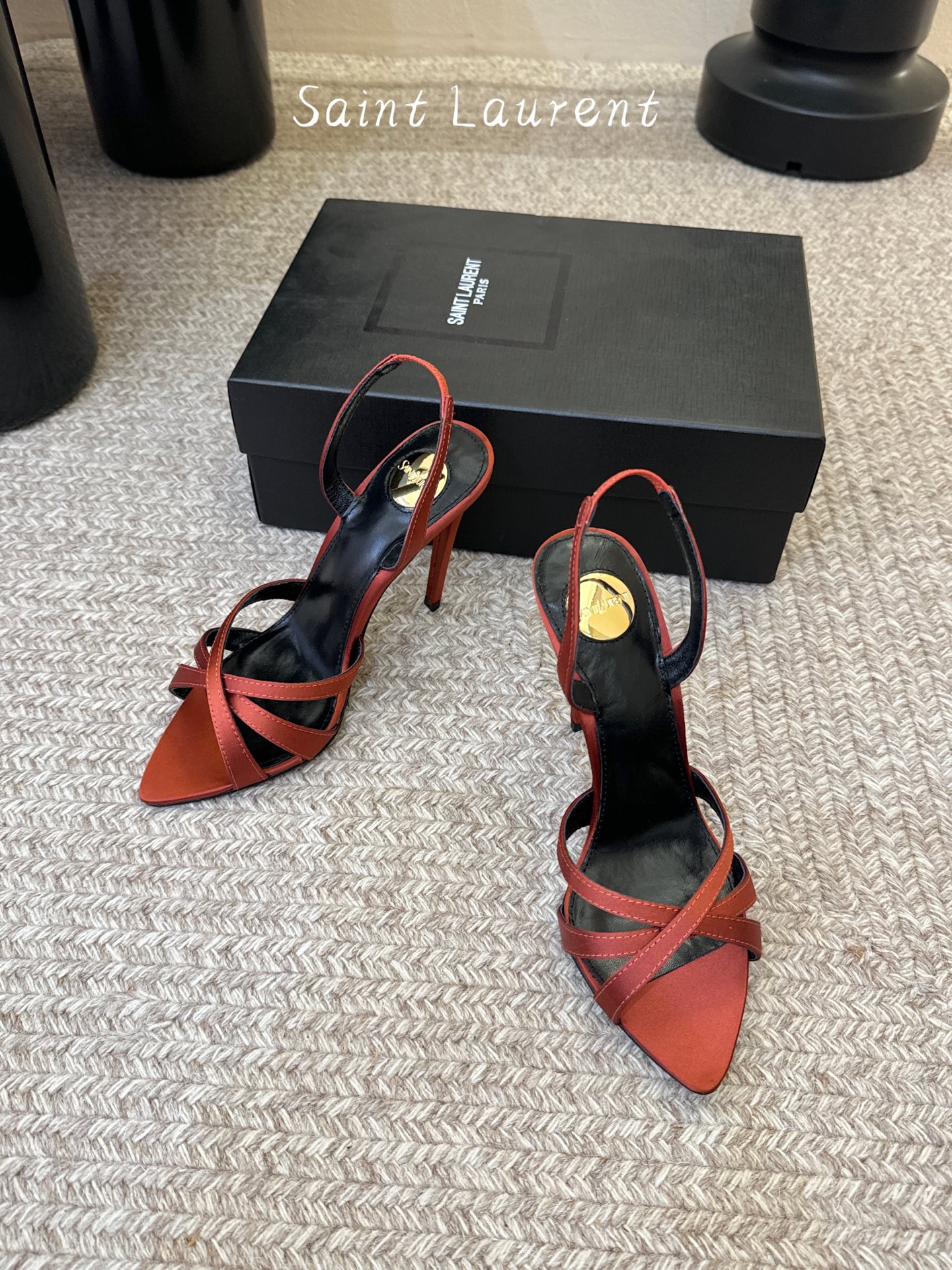 Saint Laurent / YSL圣罗兰金属字母logo高跟凉鞋YSL姐姐的美丽尤物高跟鞋 又是人间