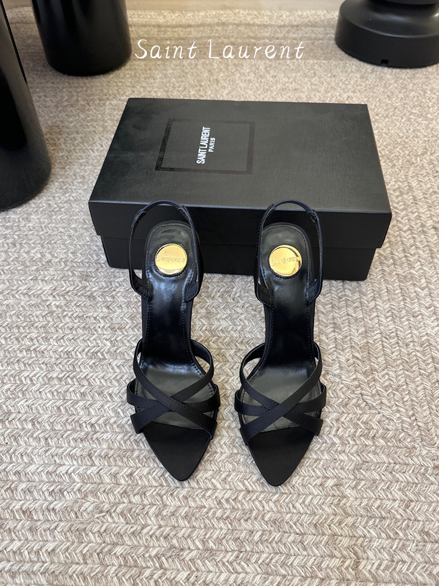 Saint Laurent / YSL圣罗兰金属字母logo高跟凉鞋YSL姐姐的美丽尤物高跟鞋 又是人间