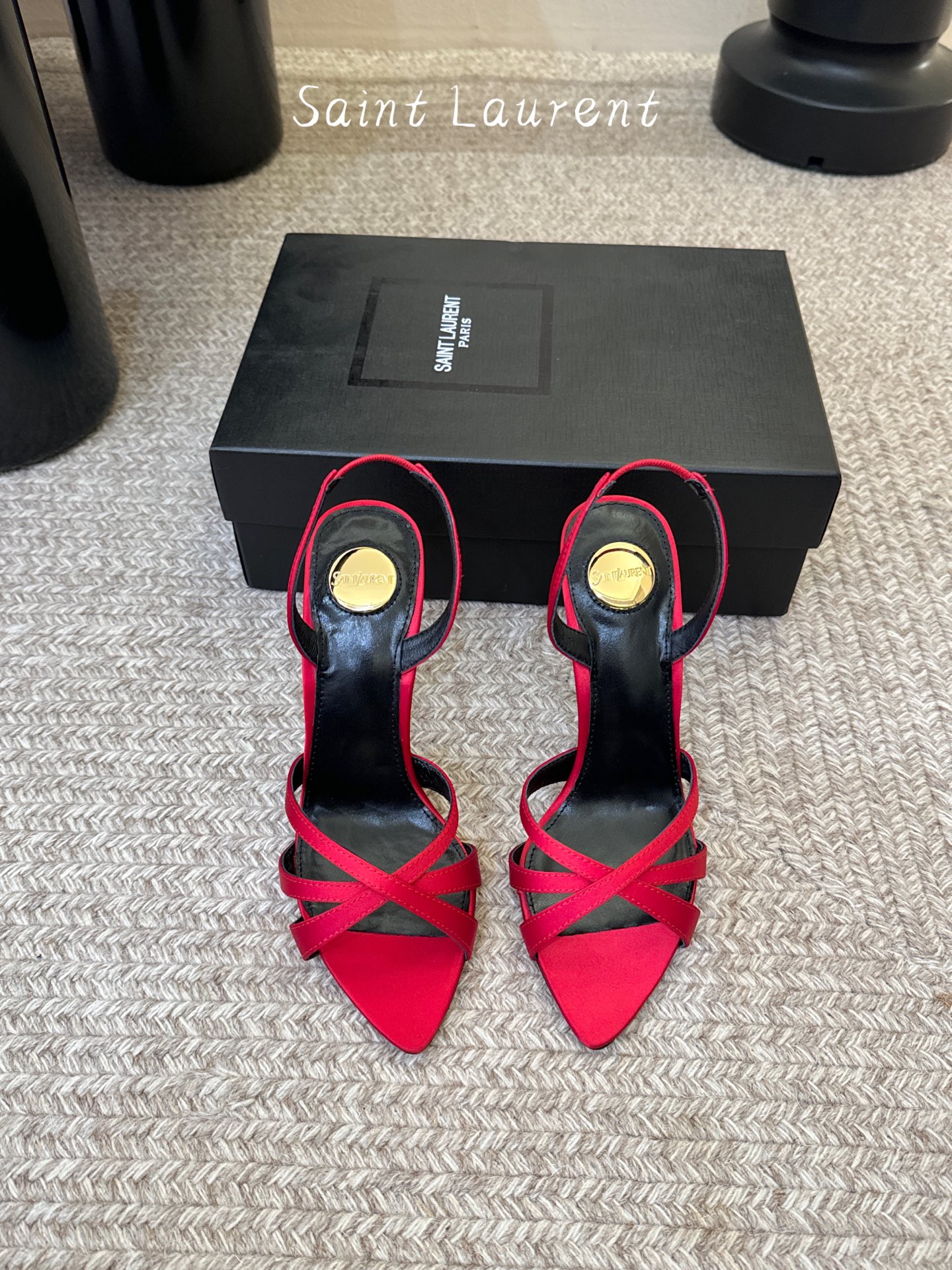 Saint Laurent / YSL圣罗兰金属字母logo高跟凉鞋YSL姐姐的美丽尤物高跟鞋 又是人间