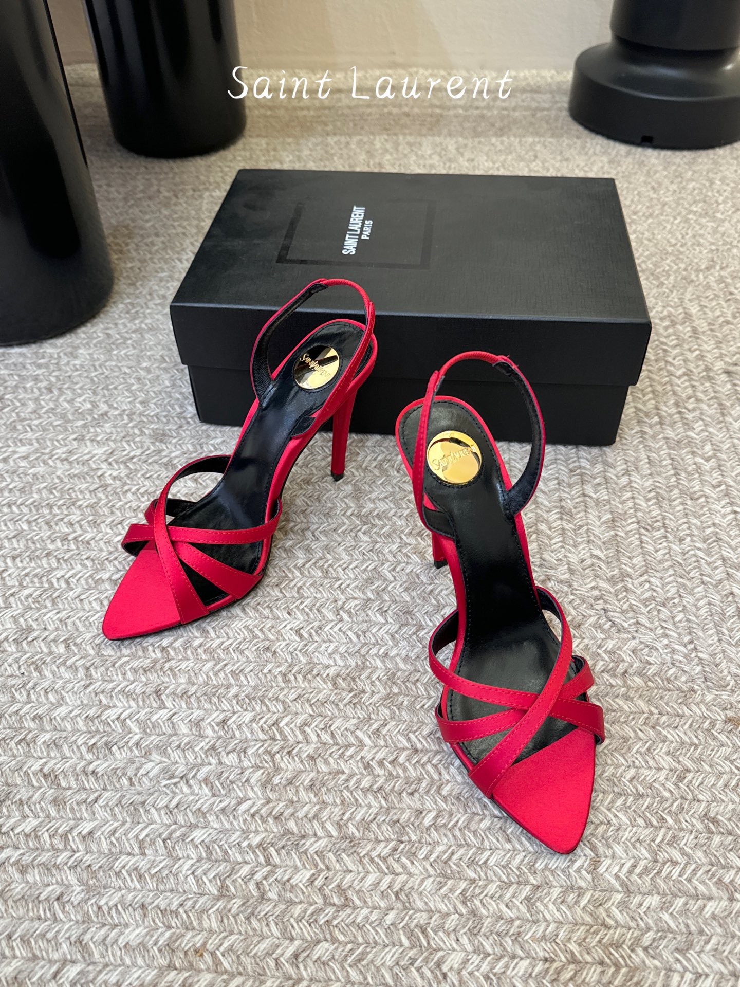 Saint Laurent / YSL圣罗兰金属字母logo高跟凉鞋YSL姐姐的美丽尤物高跟鞋 又是人间