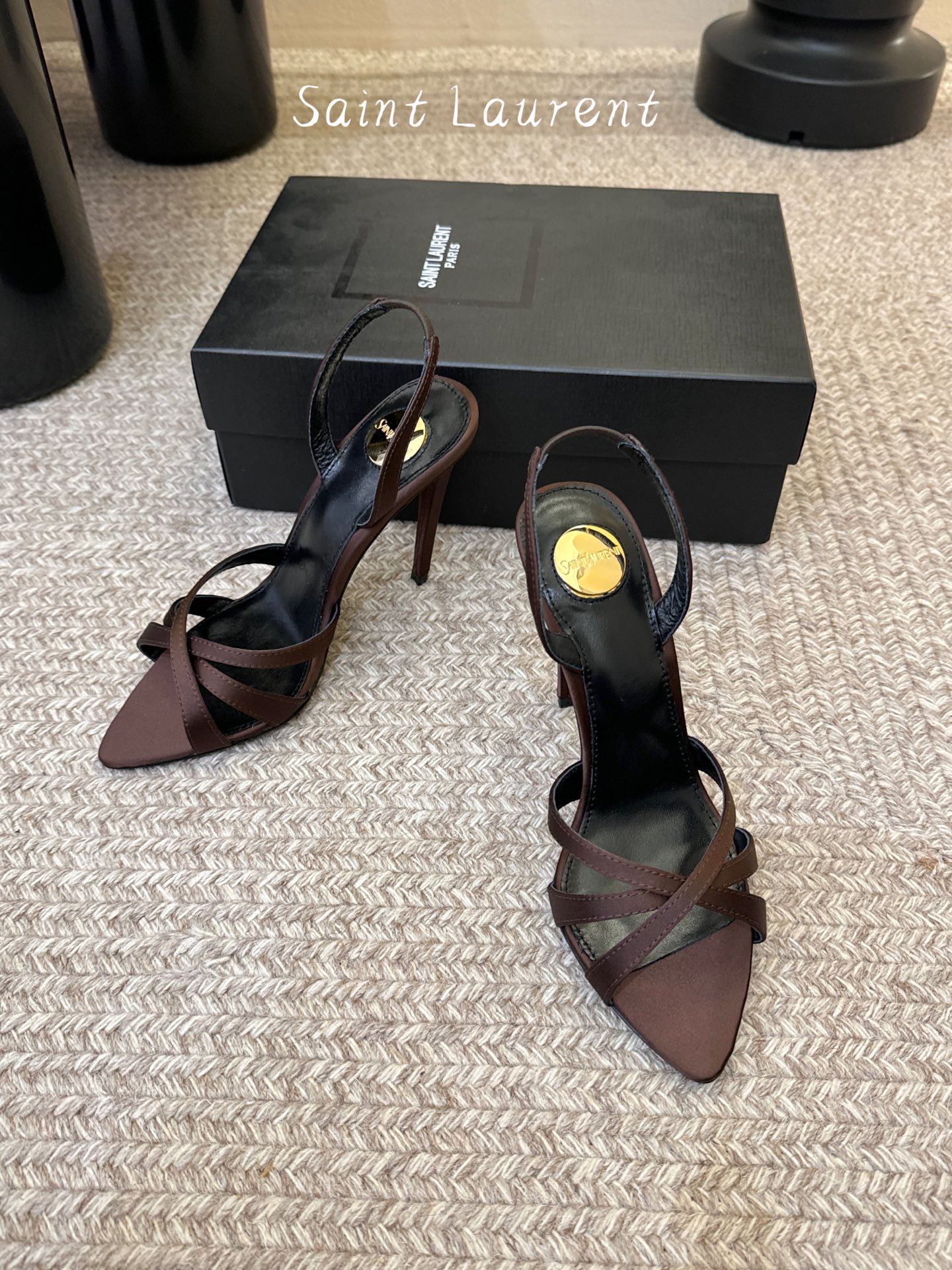 Saint Laurent / YSL圣罗兰金属字母logo高跟凉鞋YSL姐姐的美丽尤物高跟鞋 又是人间