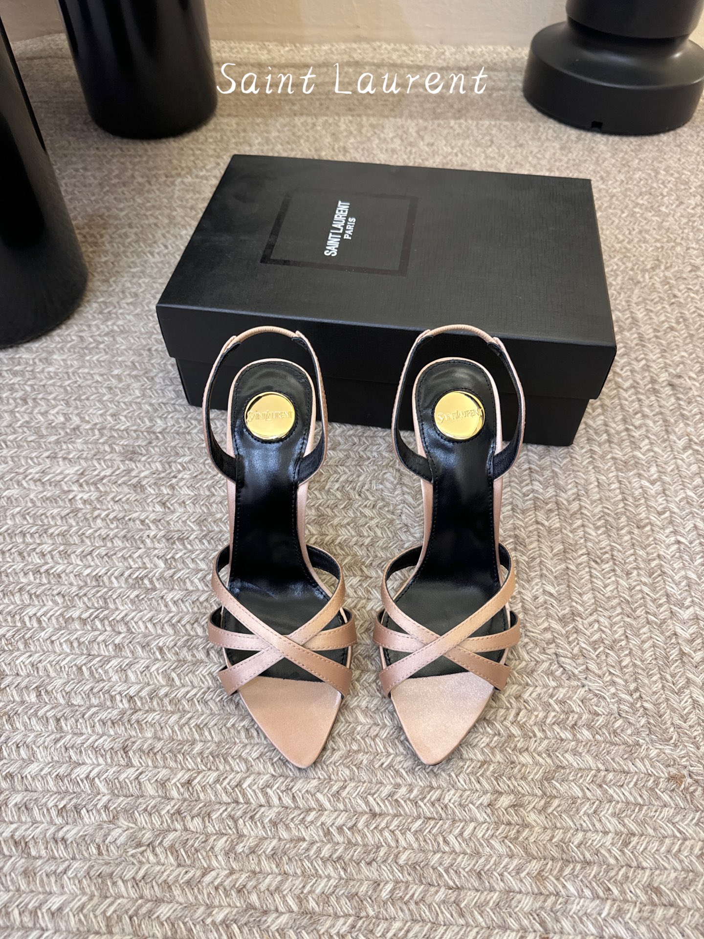 Saint Laurent / YSL圣罗兰金属字母logo高跟凉鞋YSL姐姐的美丽尤物高跟鞋 又是人间