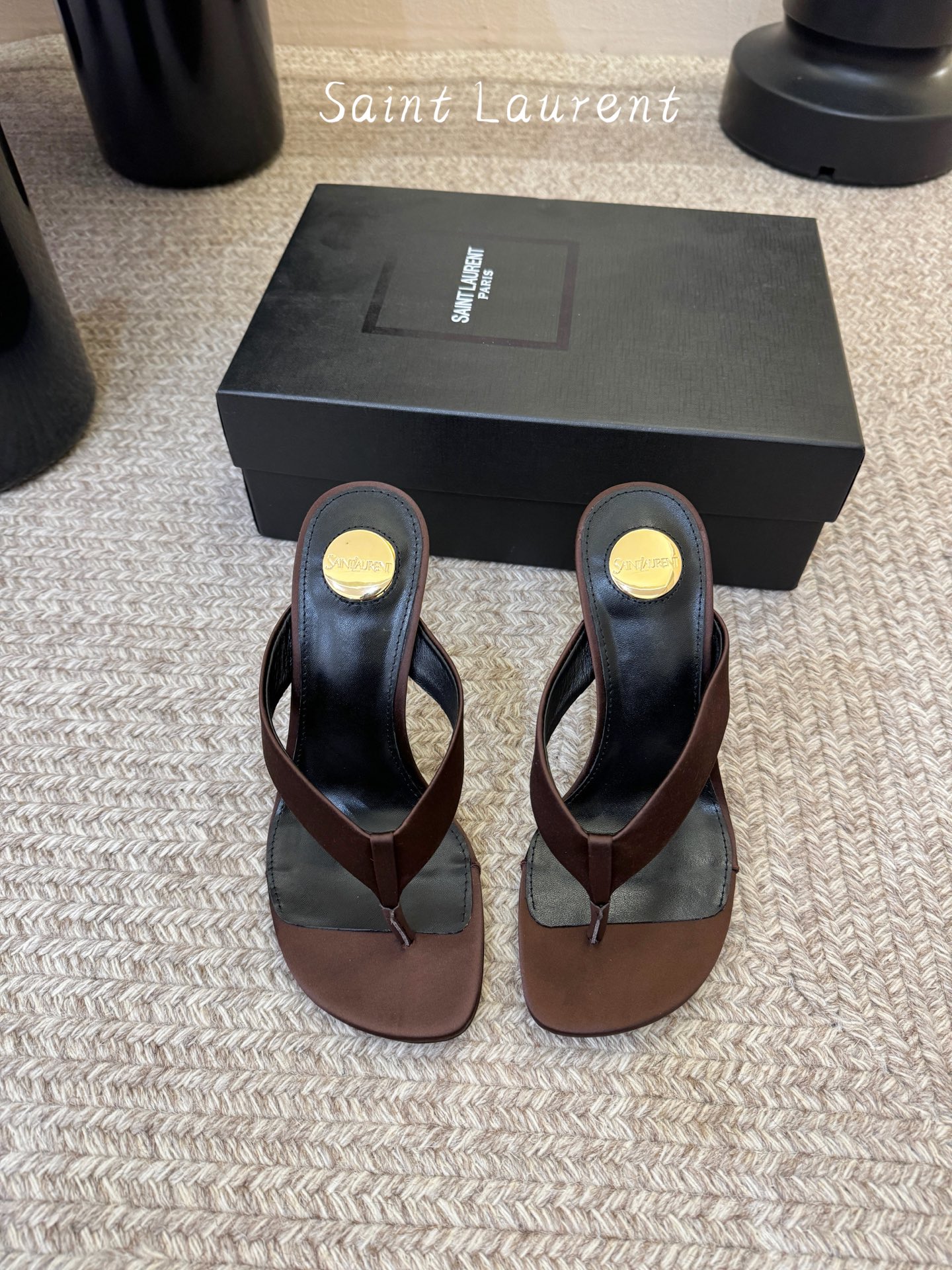 Saint Laurent / YSL圣罗兰金属字母logo高跟凉鞋YSL姐姐的美丽尤物高跟鞋 又是人间