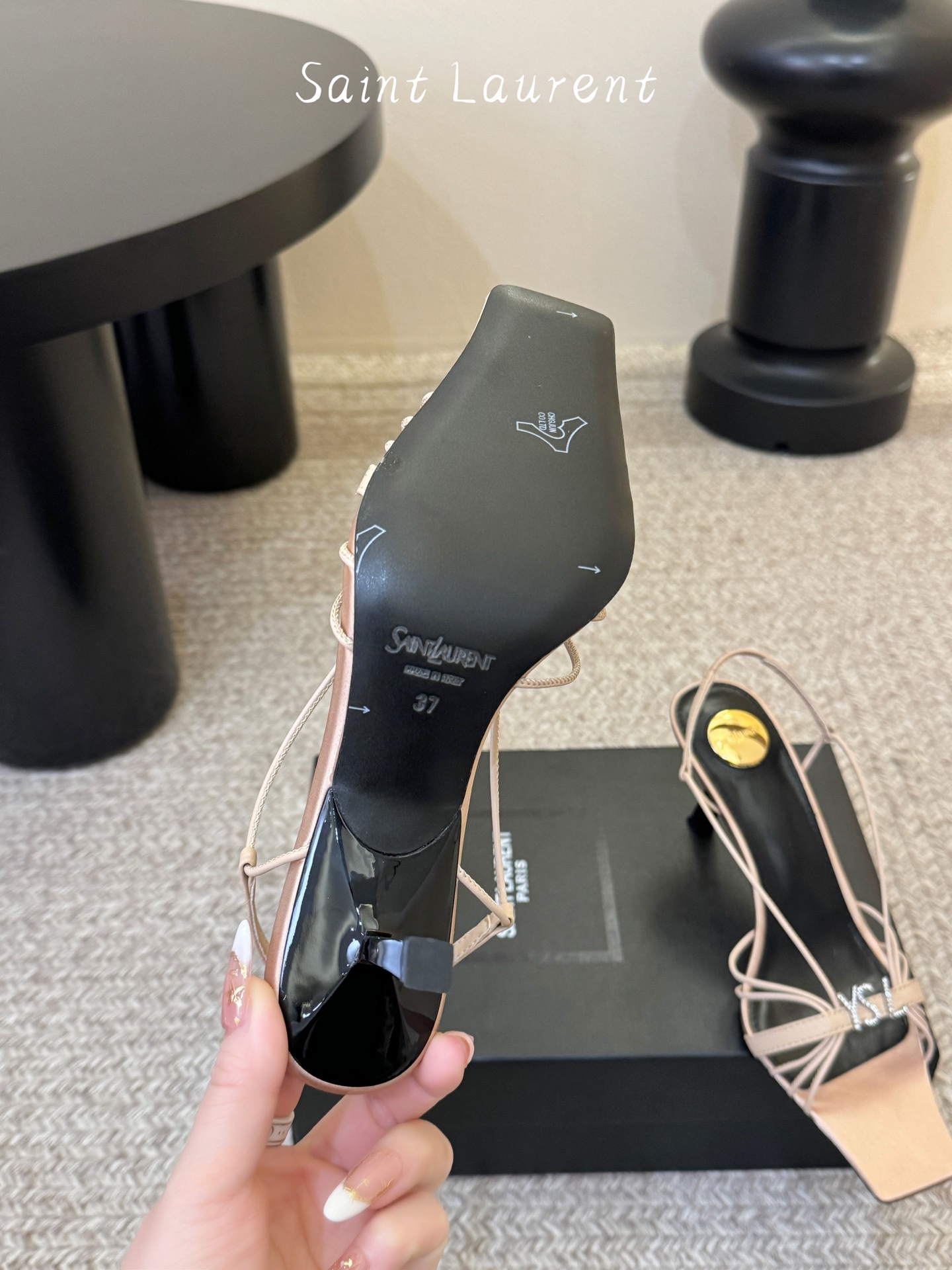 圣罗兰Saint Lauren* ss新YSL Logo方头凉鞋Ysl走秀款高跟鞋 各种小裙子搭配起来 