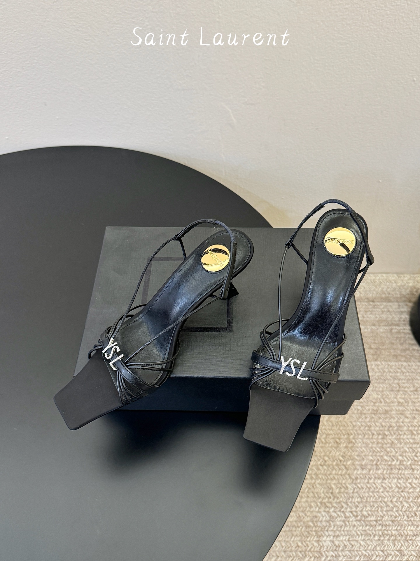 圣罗兰Saint Lauren* ss新YSL Logo方头凉鞋Ysl走秀款高跟鞋 各种小裙子搭配起来 