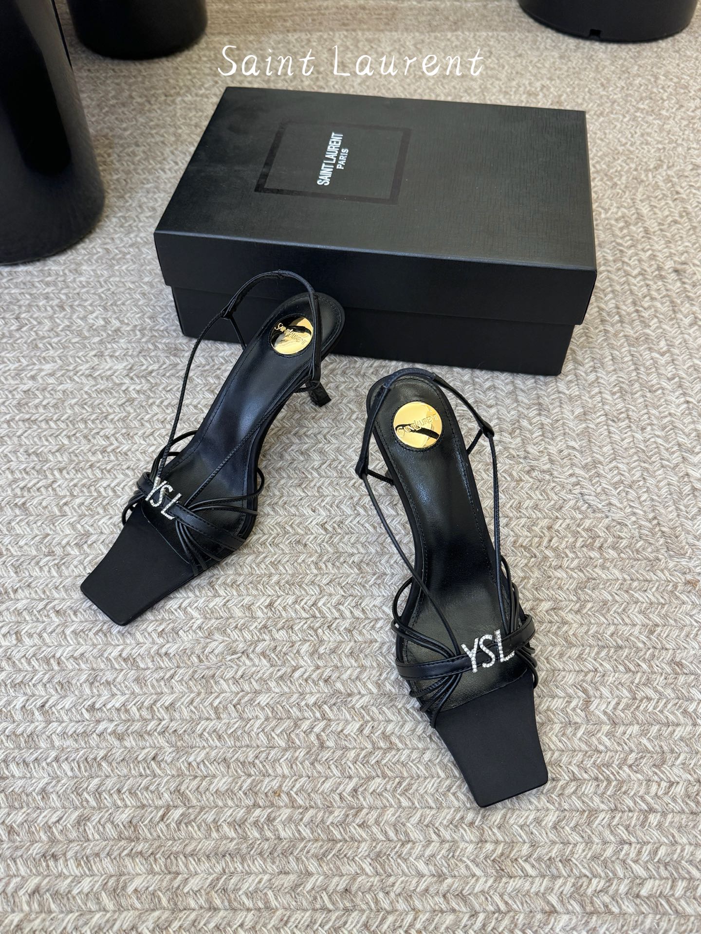 圣罗兰Saint Lauren* ss新YSL Logo方头凉鞋Ysl走秀款高跟鞋 各种小裙子搭配起来 