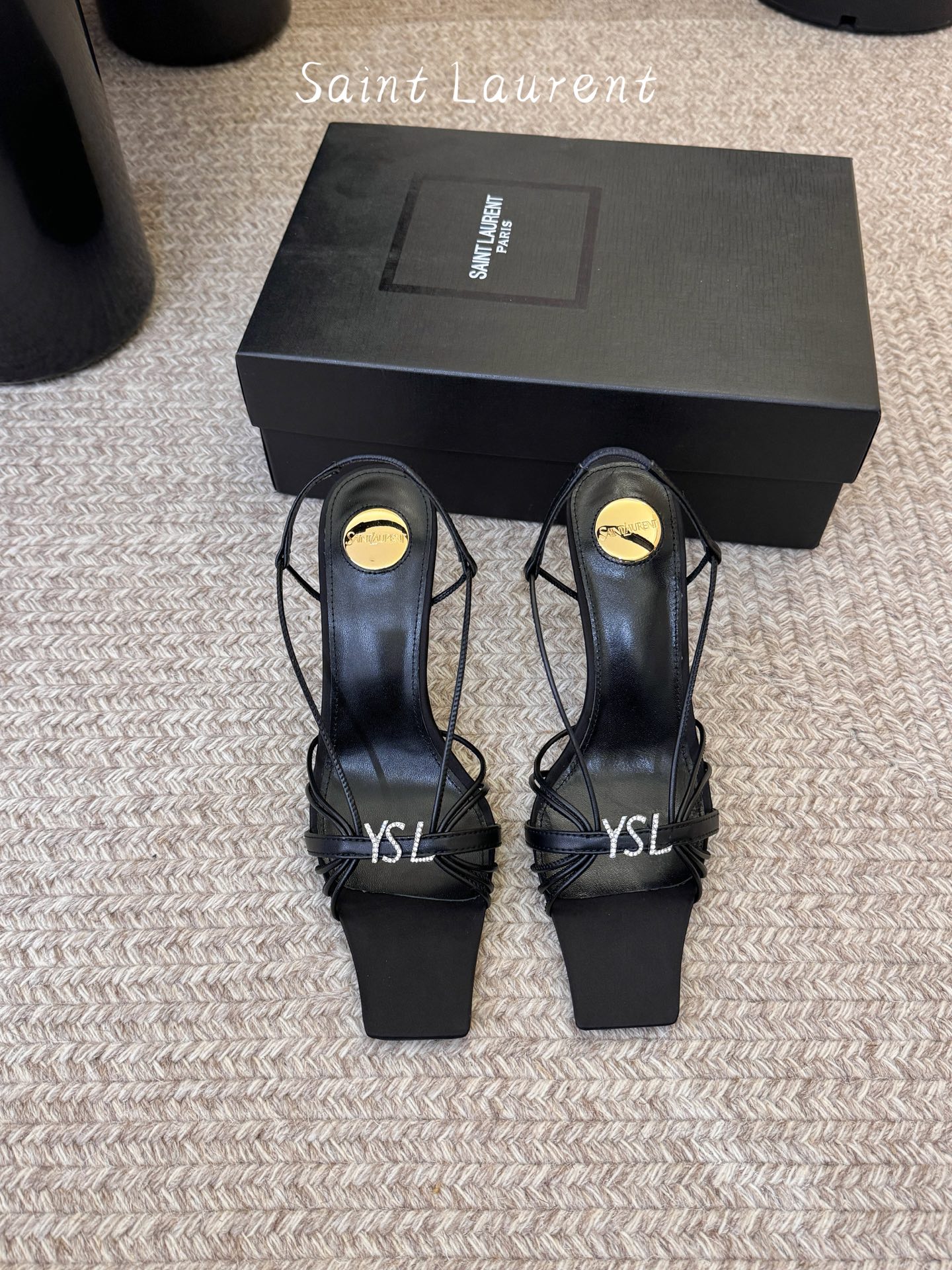 圣罗兰Saint Lauren* ss新YSL Logo方头凉鞋Ysl走秀款高跟鞋 各种小裙子搭配起来 