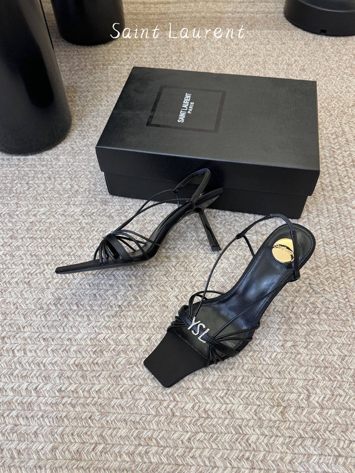 圣罗兰Saint Lauren* ss新YSL Logo方头凉鞋Ysl走秀款高跟鞋 各种小裙子搭配起来 