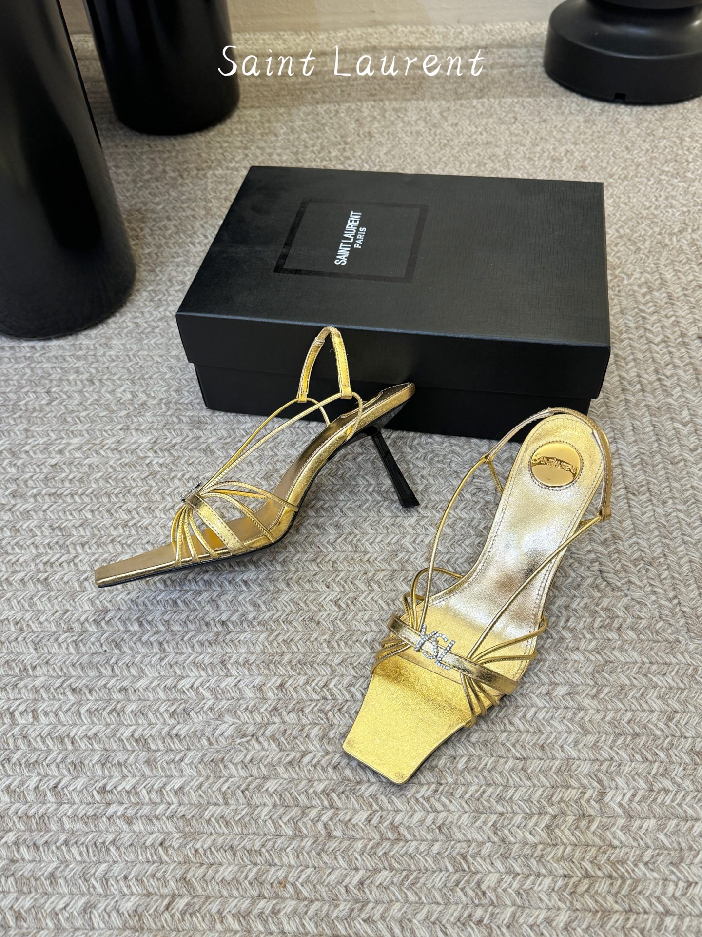 圣罗兰Saint Lauren* ss新YSL Logo方头凉鞋Ysl走秀款高跟鞋 各种小裙子搭配起来 