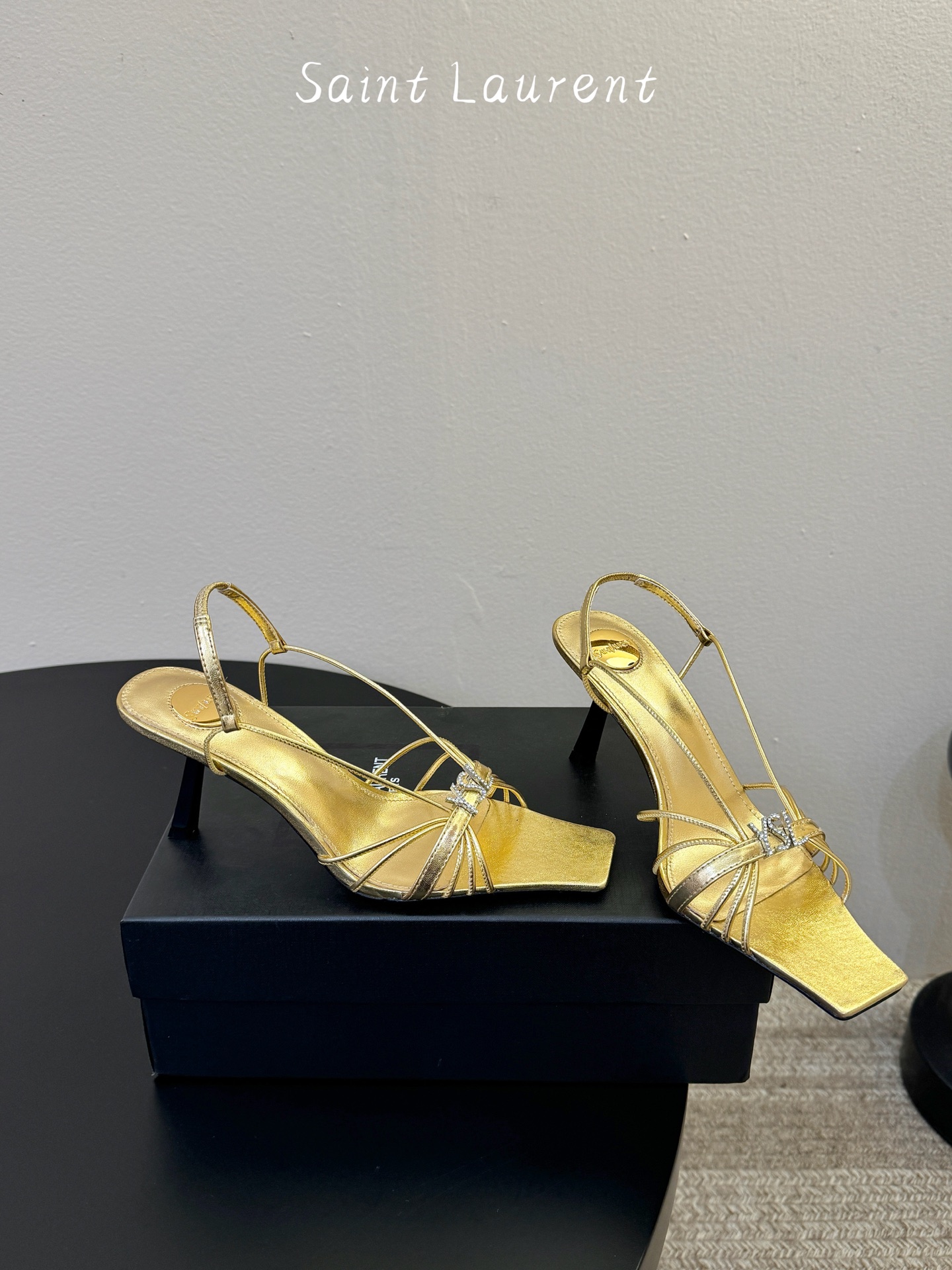 圣罗兰Saint Lauren* ss新YSL Logo方头凉鞋Ysl走秀款高跟鞋 各种小裙子搭配起来 