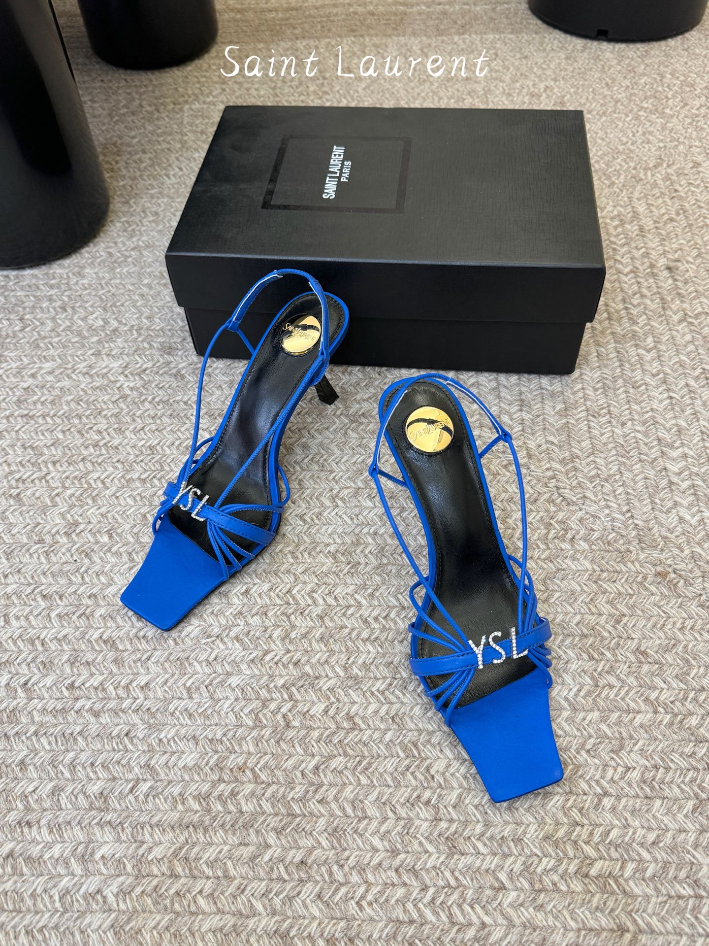 圣罗兰Saint Lauren* ss新YSL Logo方头凉鞋Ysl走秀款高跟鞋 各种小裙子搭配起来 