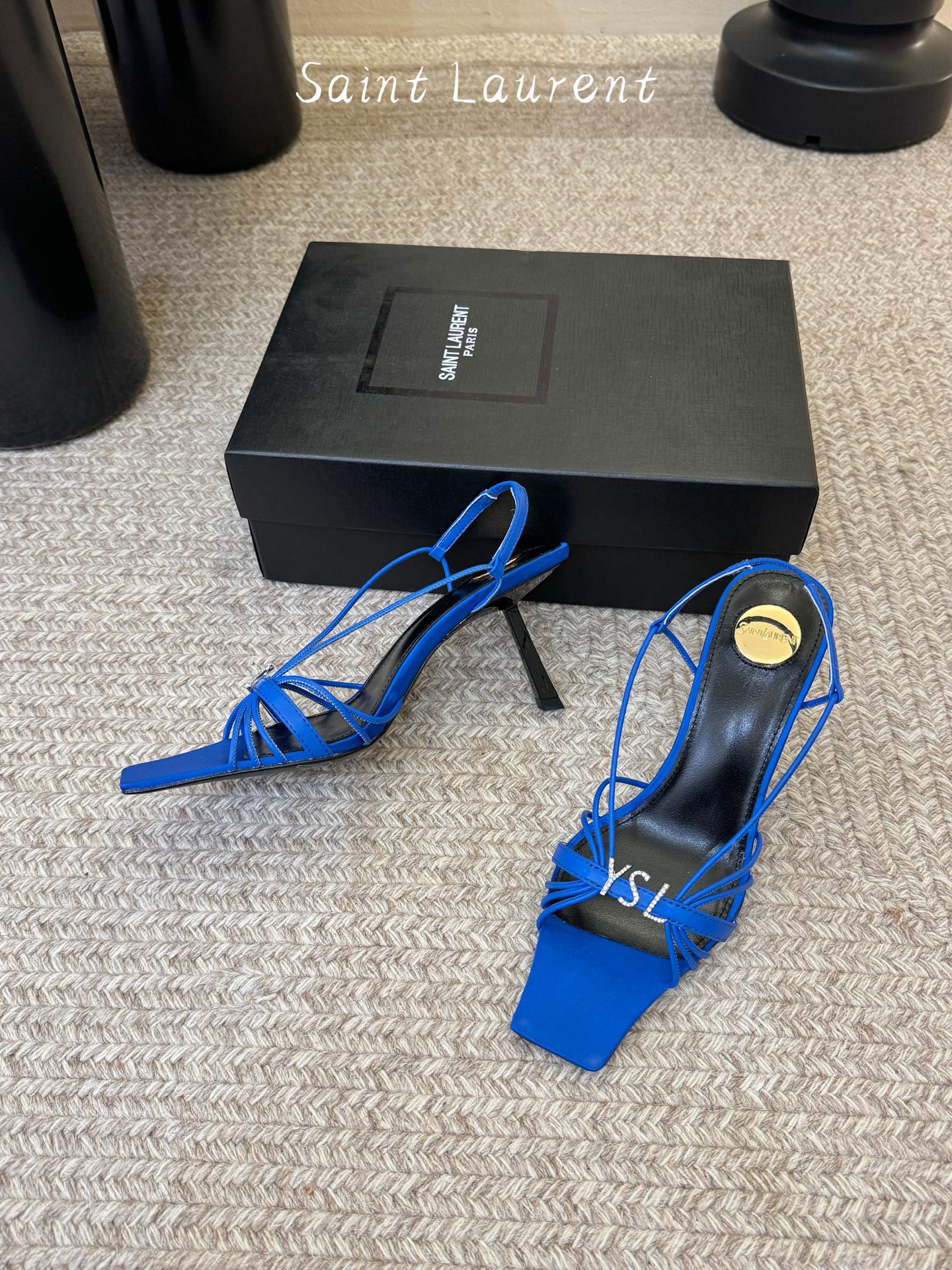 圣罗兰Saint Lauren* ss新YSL Logo方头凉鞋Ysl走秀款高跟鞋 各种小裙子搭配起来 