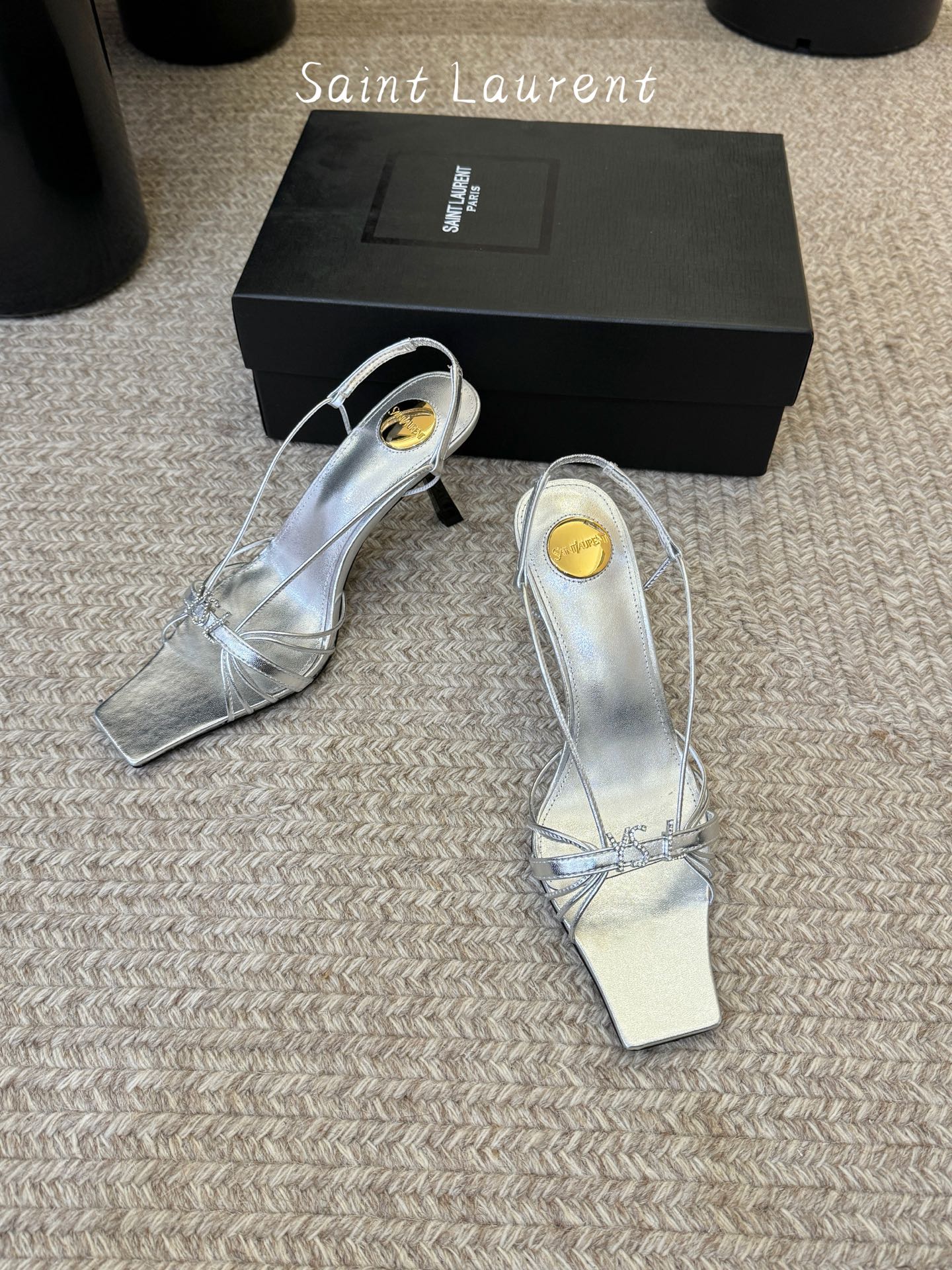 圣罗兰Saint Lauren* ss新YSL Logo方头凉鞋Ysl走秀款高跟鞋 各种小裙子搭配起来 