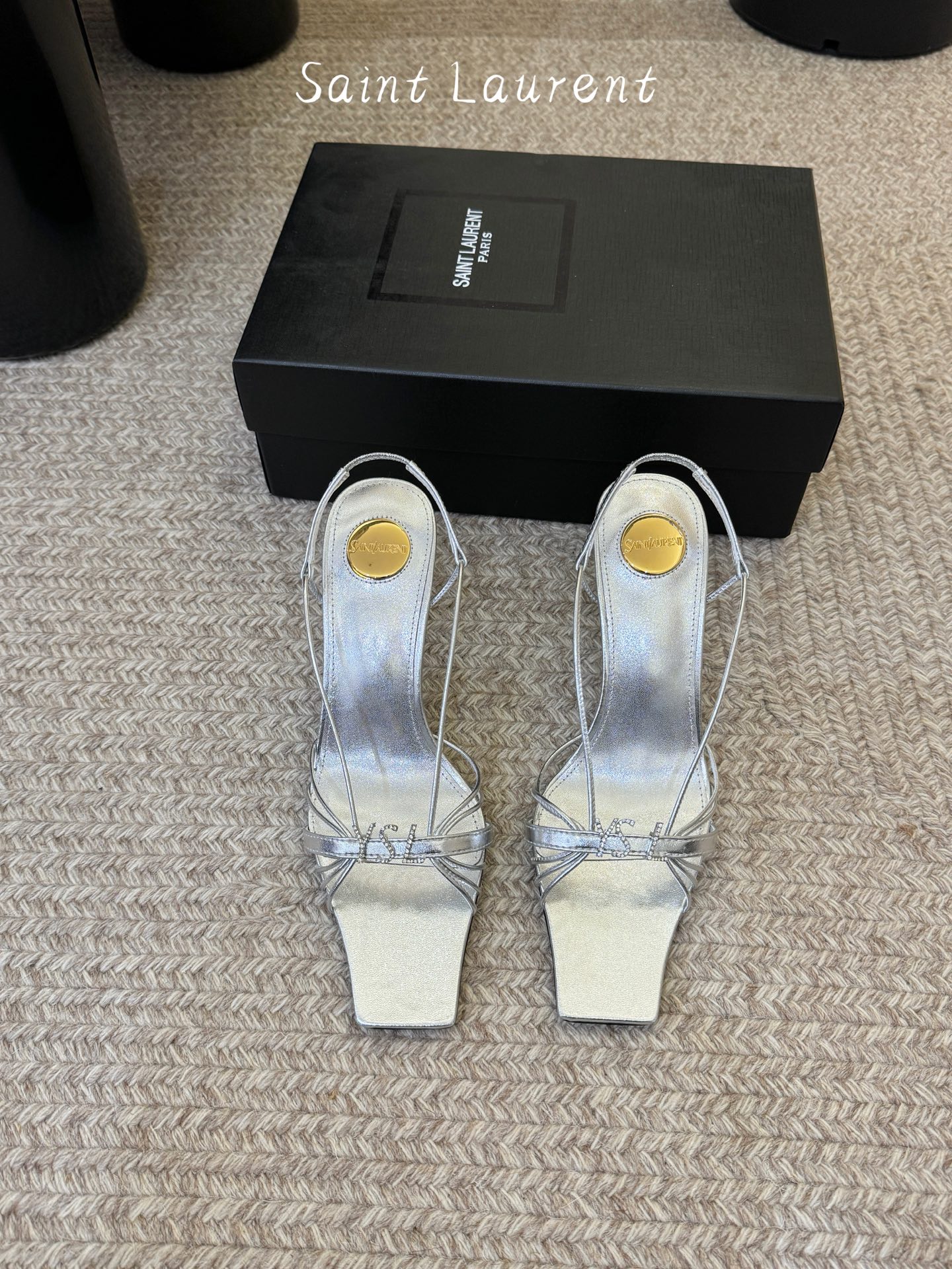 圣罗兰Saint Lauren* ss新YSL Logo方头凉鞋Ysl走秀款高跟鞋 各种小裙子搭配起来 