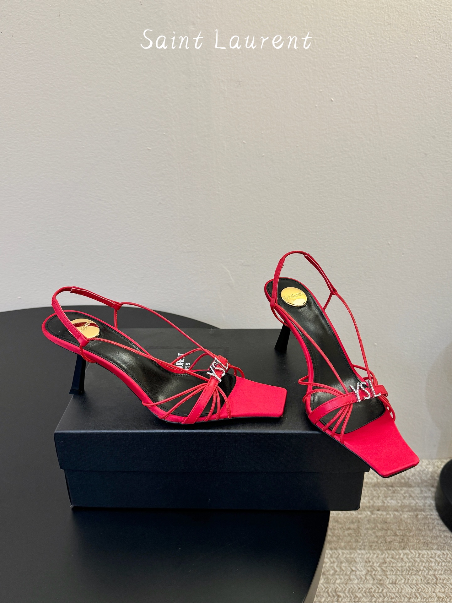圣罗兰Saint Lauren* ss新YSL Logo方头凉鞋Ysl走秀款高跟鞋 各种小裙子搭配起来 