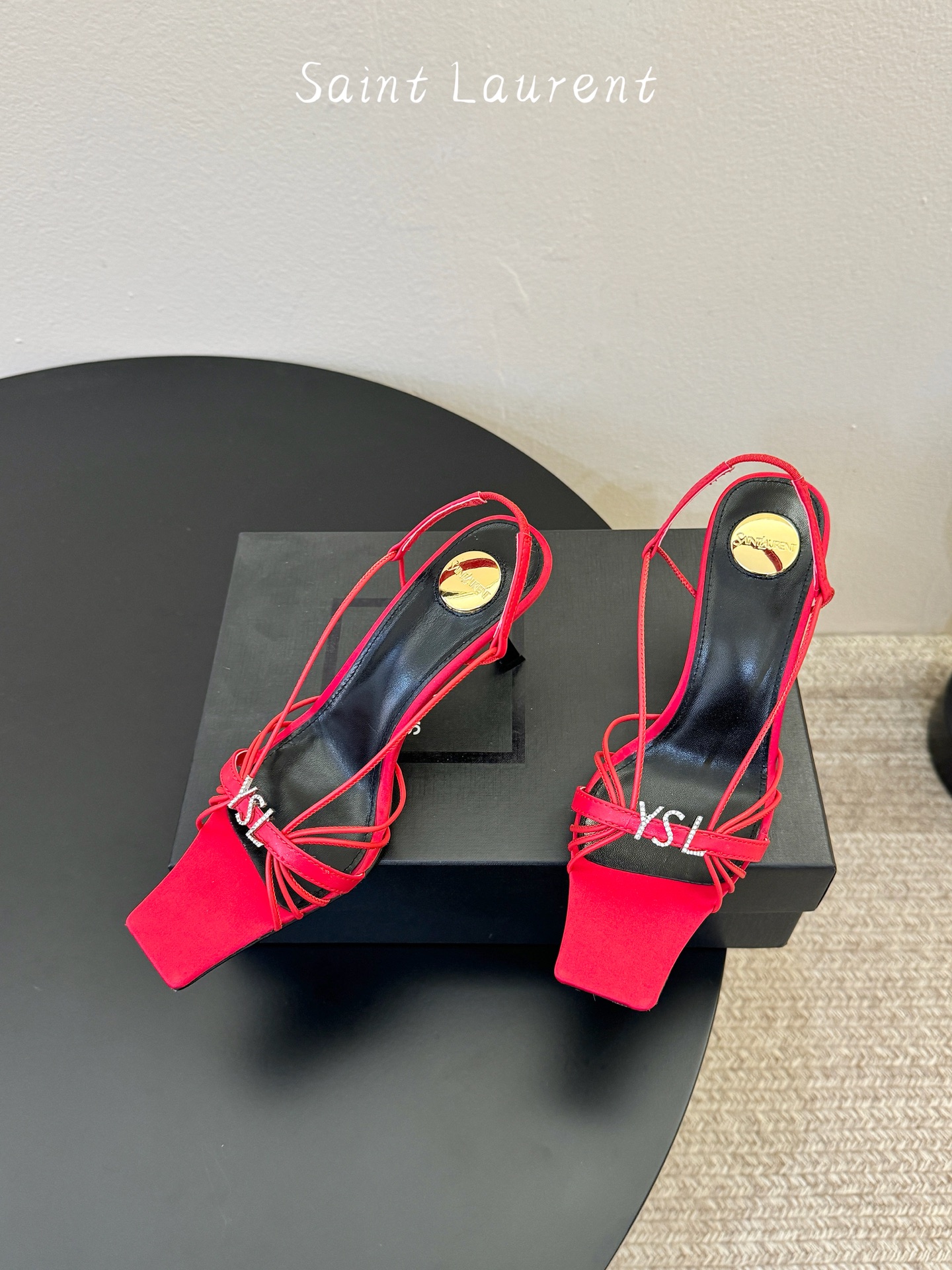 圣罗兰Saint Lauren* ss新YSL Logo方头凉鞋Ysl走秀款高跟鞋 各种小裙子搭配起来 