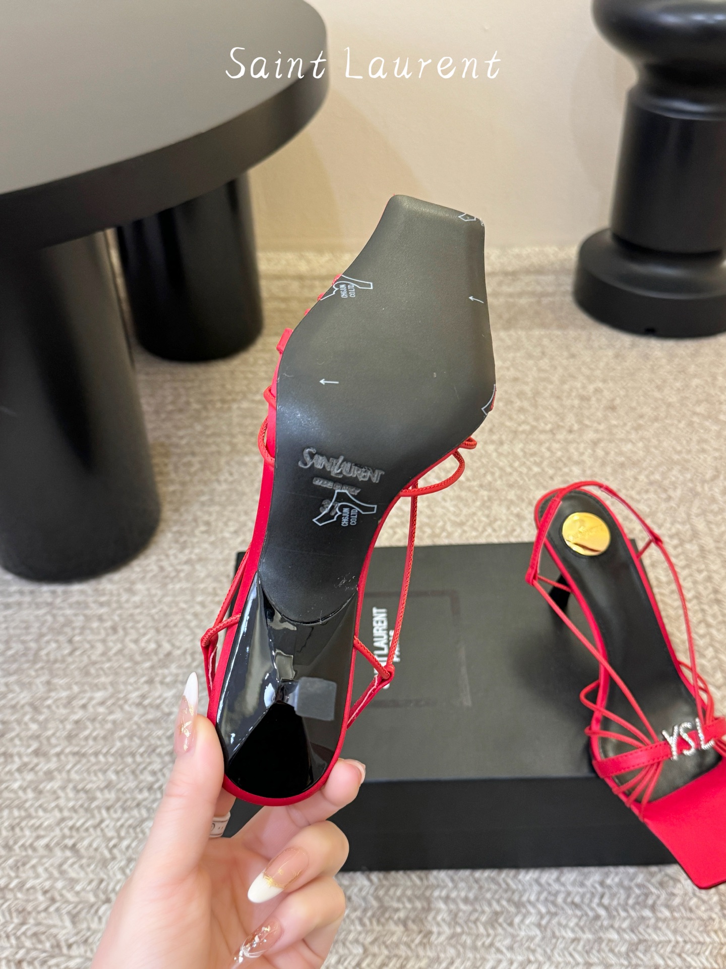 圣罗兰Saint Lauren* ss新YSL Logo方头凉鞋Ysl走秀款高跟鞋 各种小裙子搭配起来 