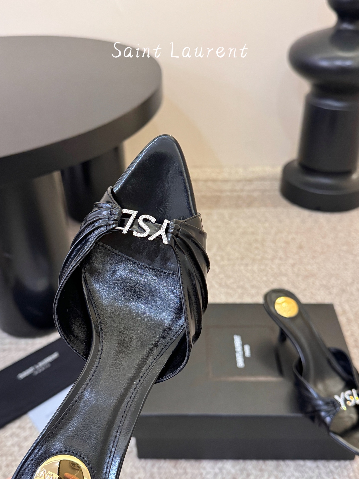 圣罗兰Saint Lauren* ss新YSL Logo小跟鞋拖Ysl走秀款高跟鞋 各种小裙子搭配起来 