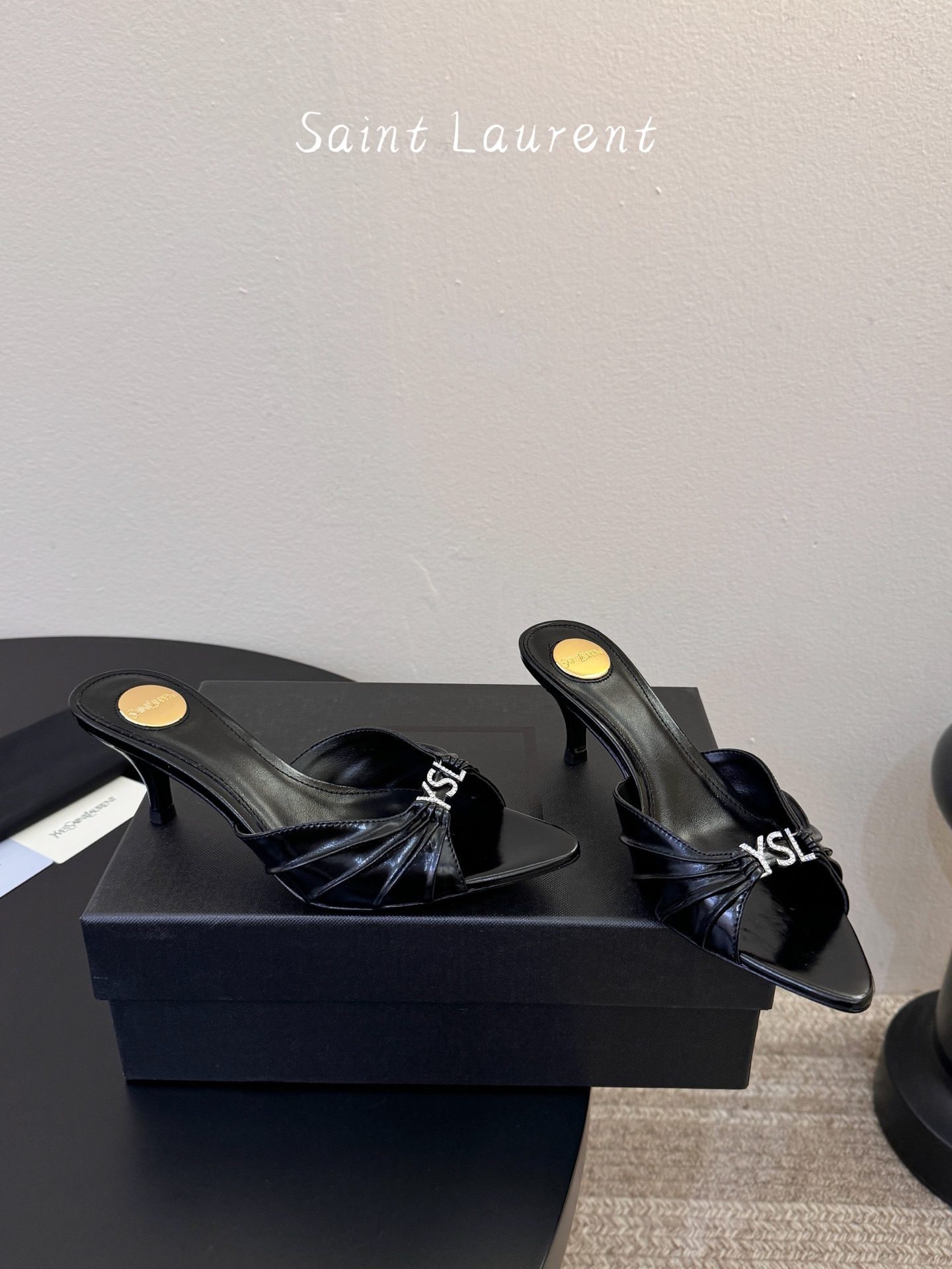 圣罗兰Saint Lauren* ss新YSL Logo小跟鞋拖Ysl走秀款高跟鞋 各种小裙子搭配起来 