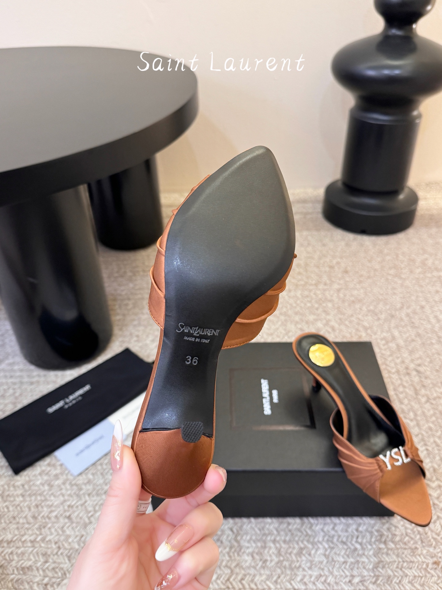 圣罗兰Saint Lauren* ss新YSL Logo小跟鞋拖Ysl走秀款高跟鞋 各种小裙子搭配起来 