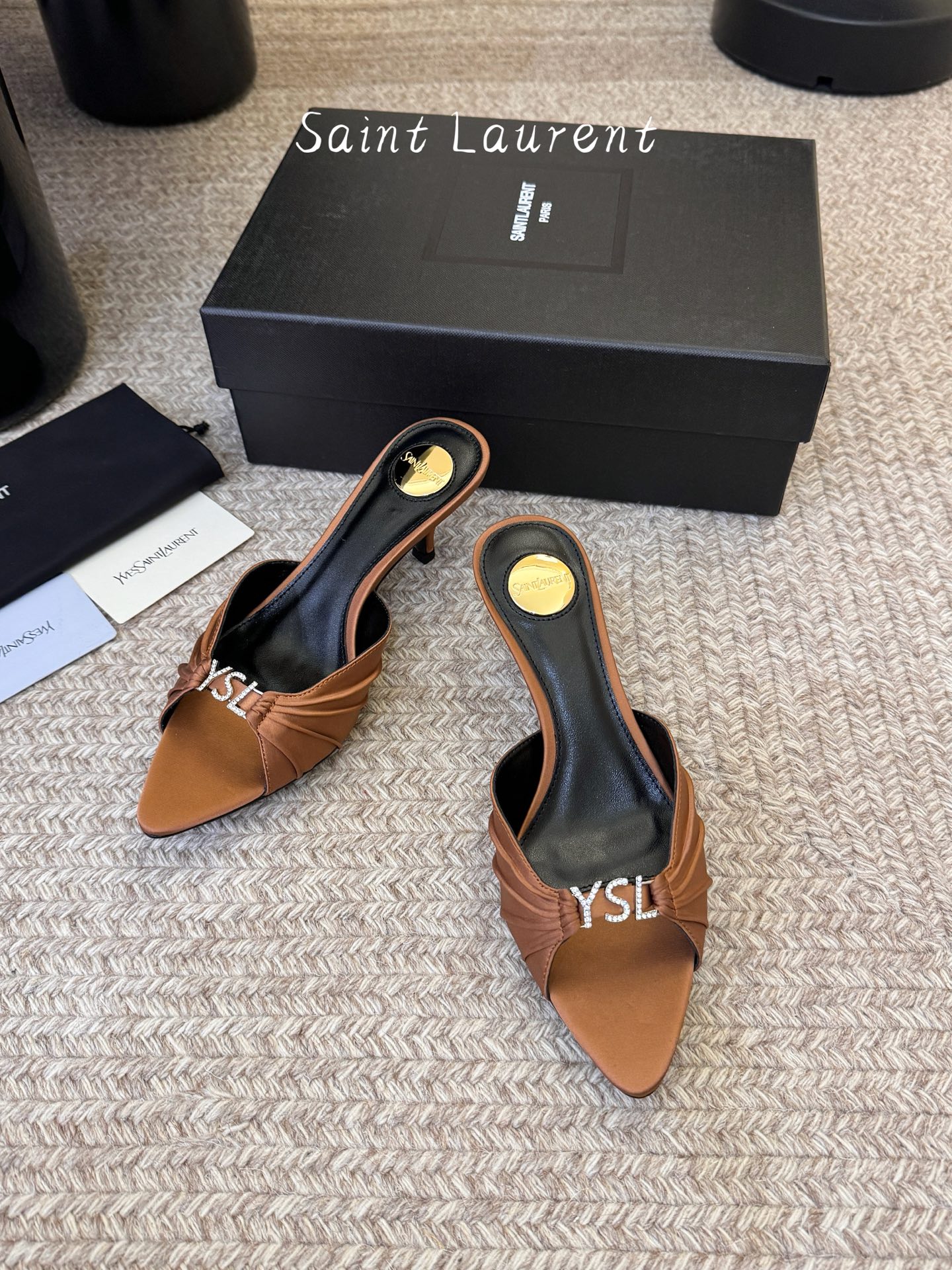 圣罗兰Saint Lauren* ss新YSL Logo小跟鞋拖Ysl走秀款高跟鞋 各种小裙子搭配起来 