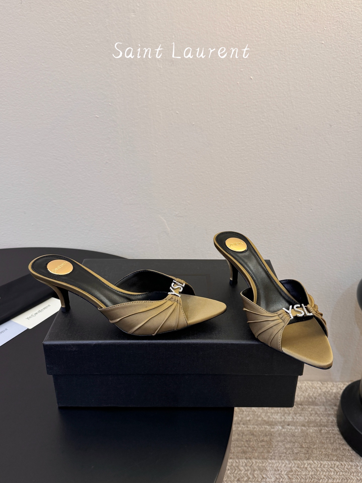 圣罗兰Saint Lauren* ss新YSL Logo小跟鞋拖Ysl走秀款高跟鞋 各种小裙子搭配起来 