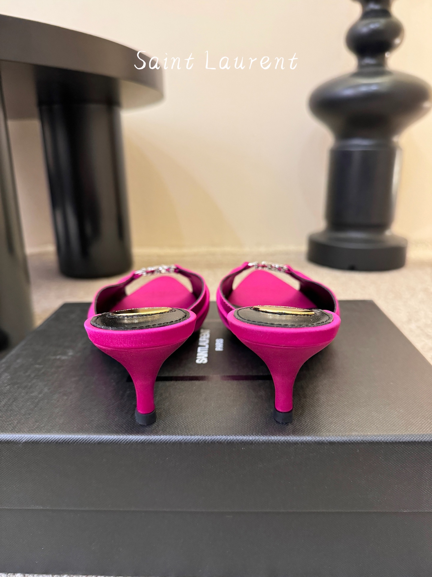 圣罗兰Saint Lauren* ss新YSL Logo小跟鞋拖Ysl走秀款高跟鞋 各种小裙子搭配起来 
