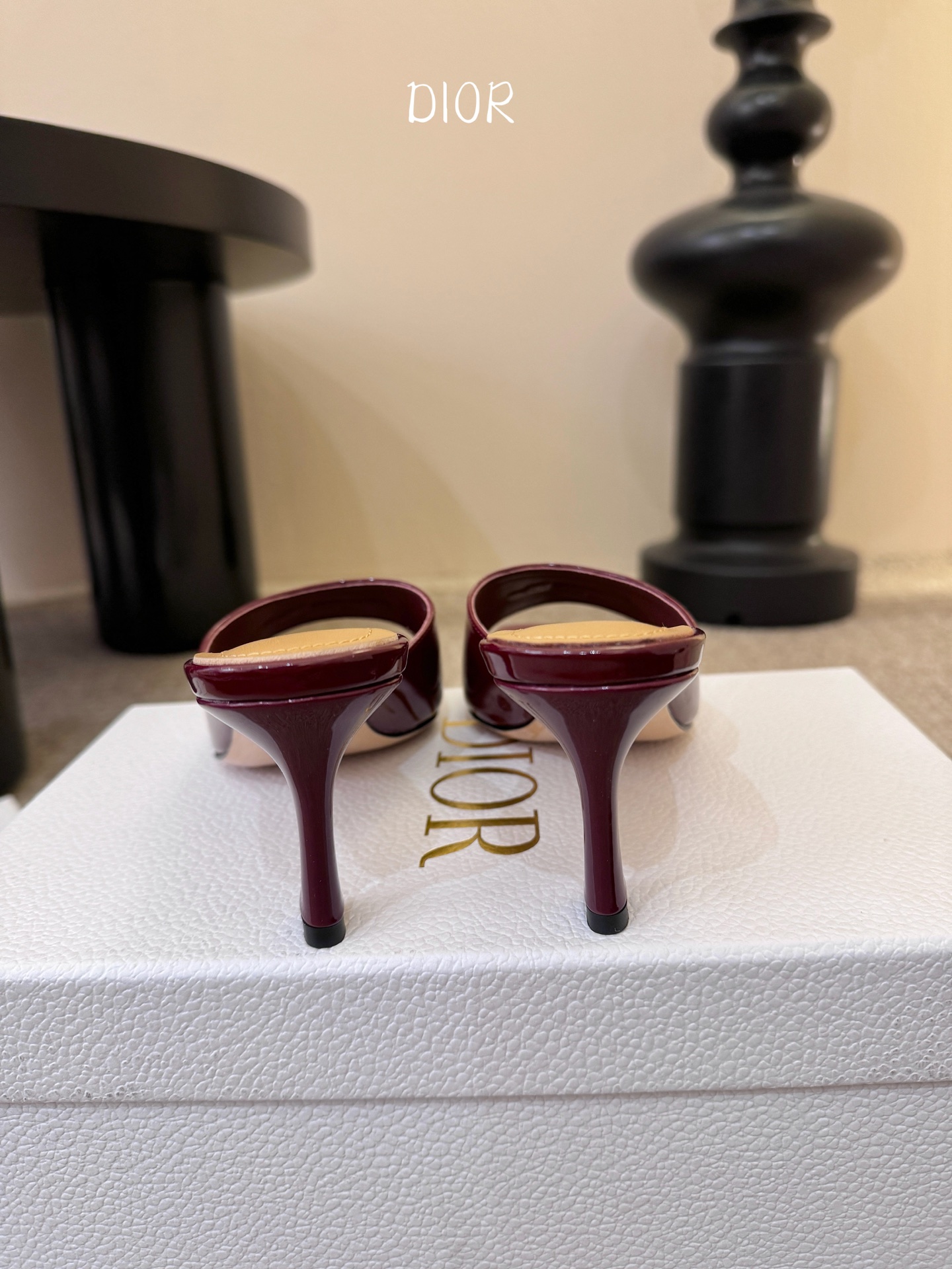 Dior | 迪奥早春新品走秀款假风平底拖鞋！ 硬货上新🆕❥代购级别！高级感十足！国内外博主刷爆的一款，