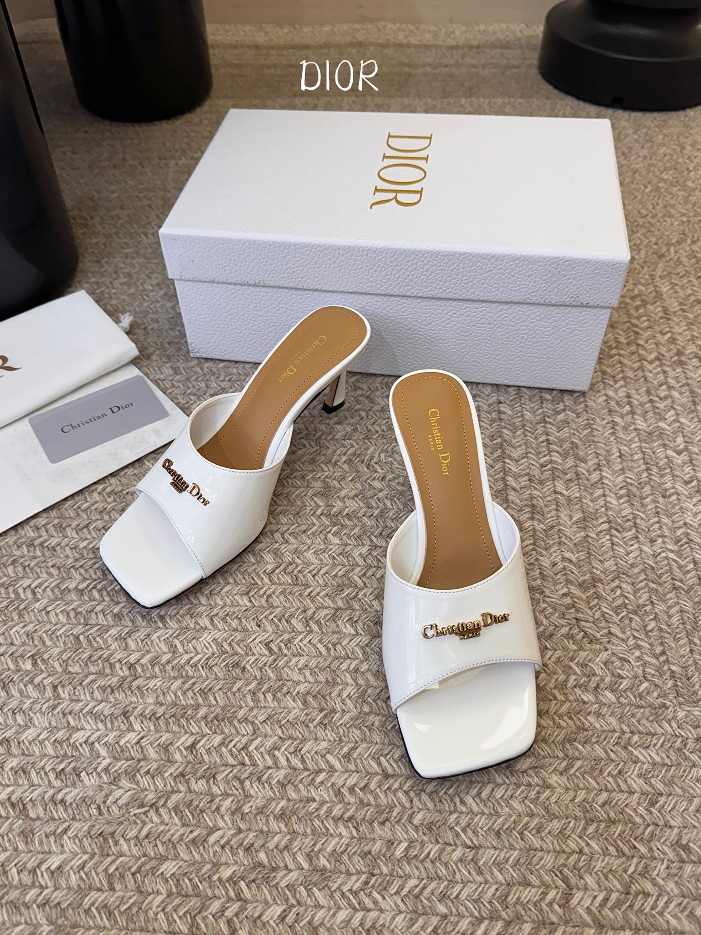 Dior | 迪奥早春新品走秀款假风平底拖鞋！ 硬货上新🆕❥代购级别！高级感十足！国内外博主刷爆的一款，