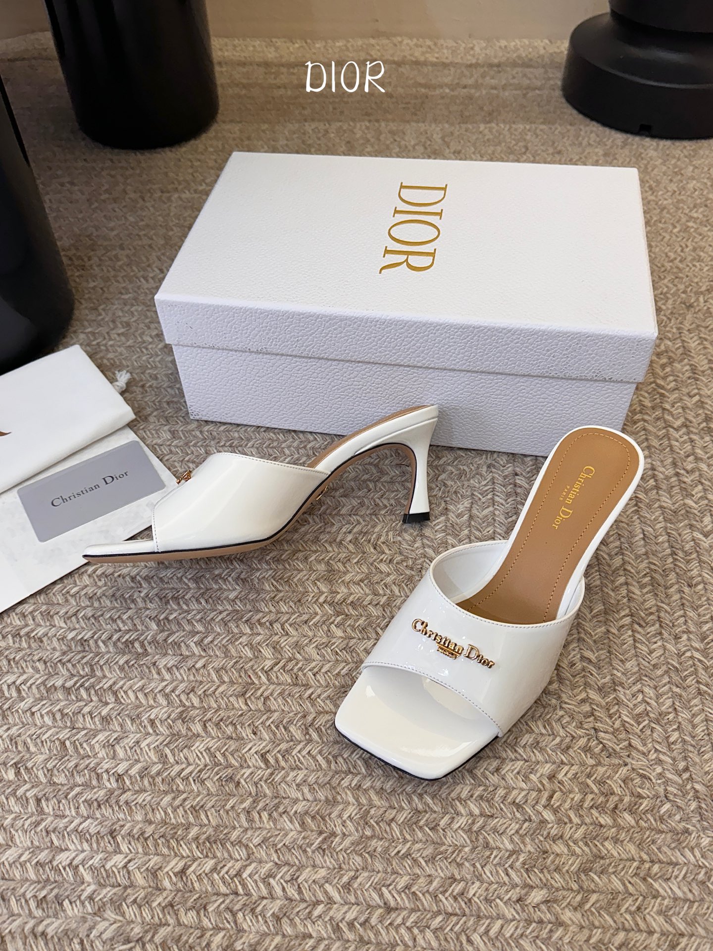 Dior | 迪奥早春新品走秀款假风平底拖鞋！ 硬货上新🆕❥代购级别！高级感十足！国内外博主刷爆的一款，