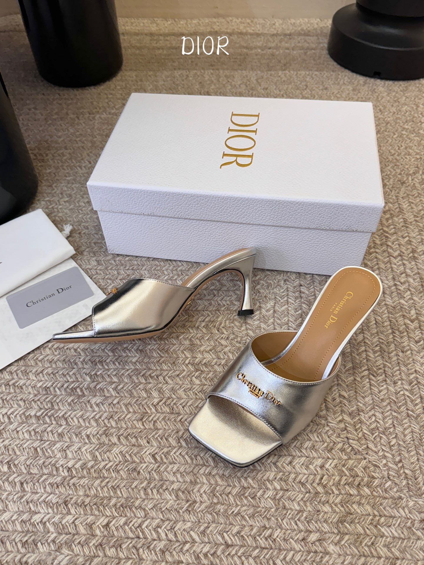 Dior | 迪奥早春新品走秀款假风平底拖鞋！ 硬货上新🆕❥代购级别！高级感十足！国内外博主刷爆的一款，