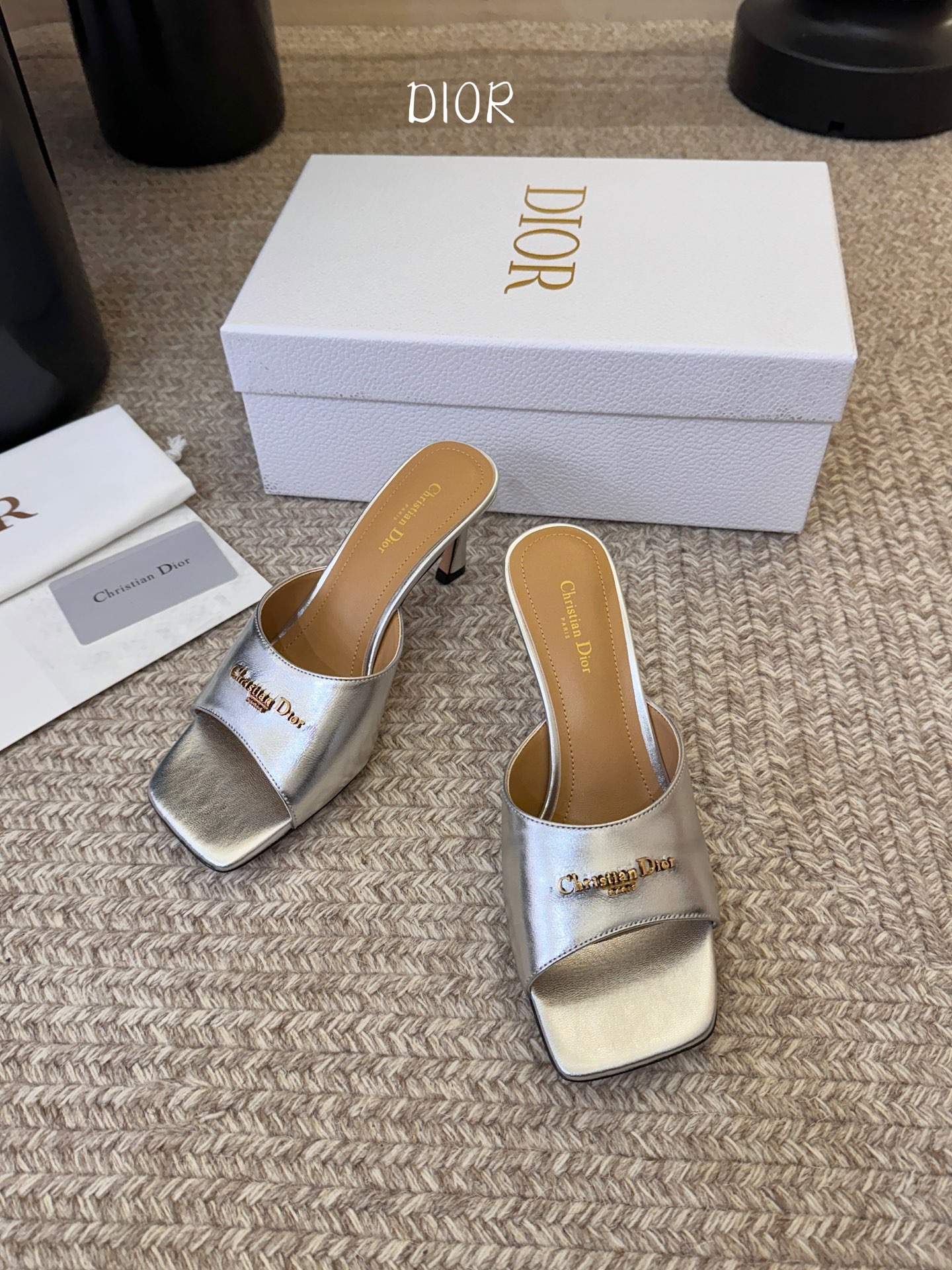 Dior | 迪奥早春新品走秀款假风平底拖鞋！ 硬货上新🆕❥代购级别！高级感十足！国内外博主刷爆的一款，