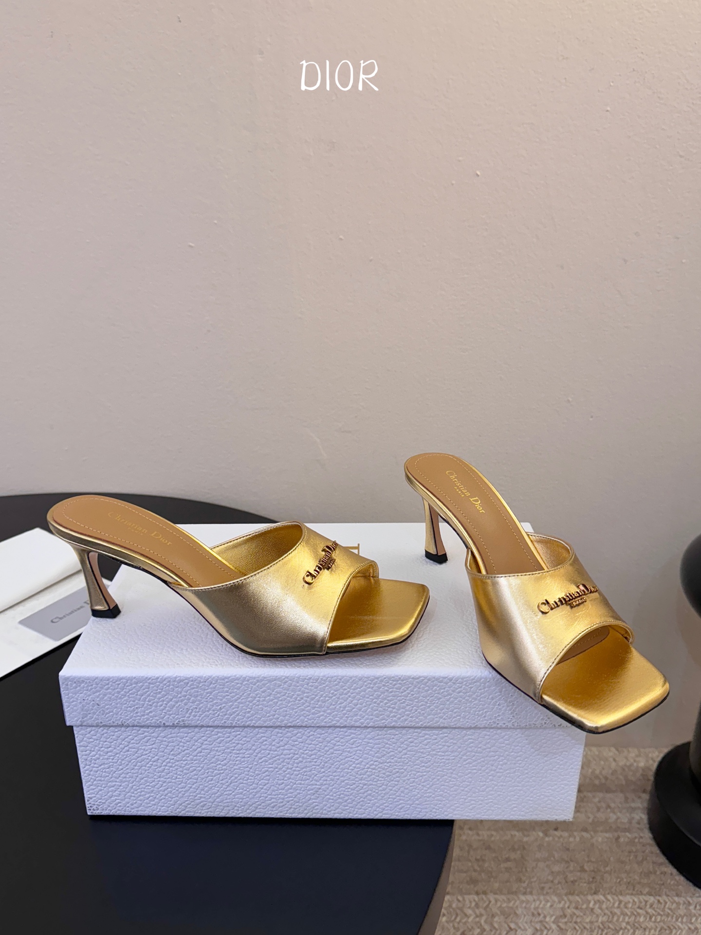 Dior | 迪奥早春新品走秀款假风平底拖鞋！ 硬货上新🆕❥代购级别！高级感十足！国内外博主刷爆的一款，