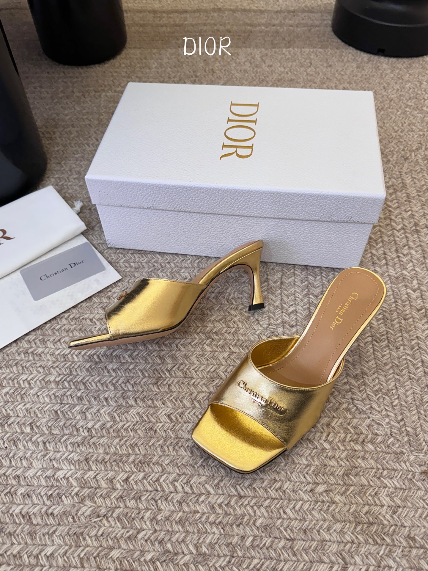 Dior | 迪奥早春新品走秀款假风平底拖鞋！ 硬货上新🆕❥代购级别！高级感十足！国内外博主刷爆的一款，