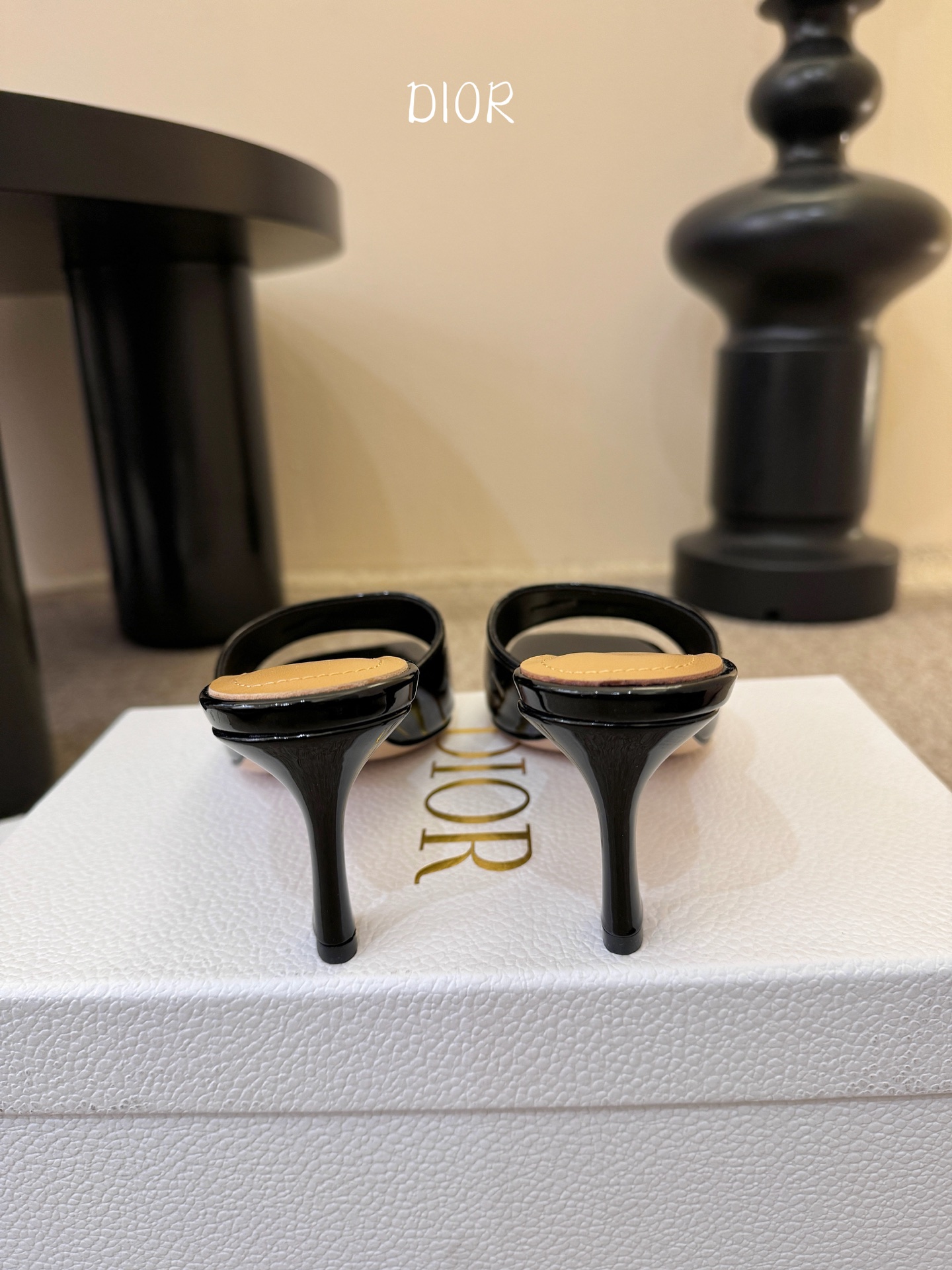 Dior | 迪奥早春新品走秀款假风平底拖鞋！ 硬货上新🆕❥代购级别！高级感十足！国内外博主刷爆的一款，