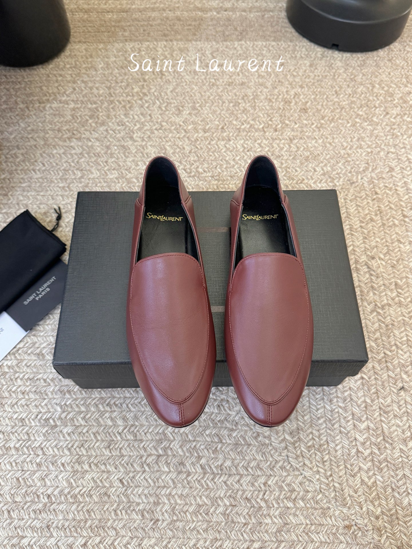 Saint Laurent圣罗兰经典乐福小皮鞋 超级超级无敌火爆的一个款这款我们家每个版面的五金扣都要开