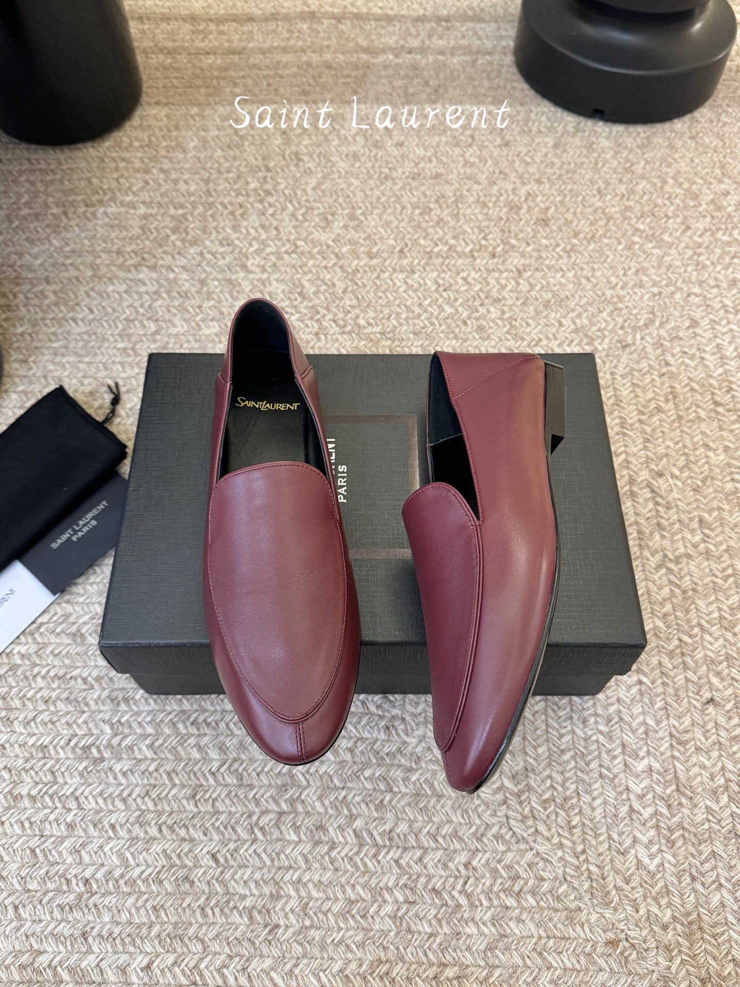 Saint Laurent圣罗兰经典乐福小皮鞋 超级超级无敌火爆的一个款这款我们家每个版面的五金扣都要开