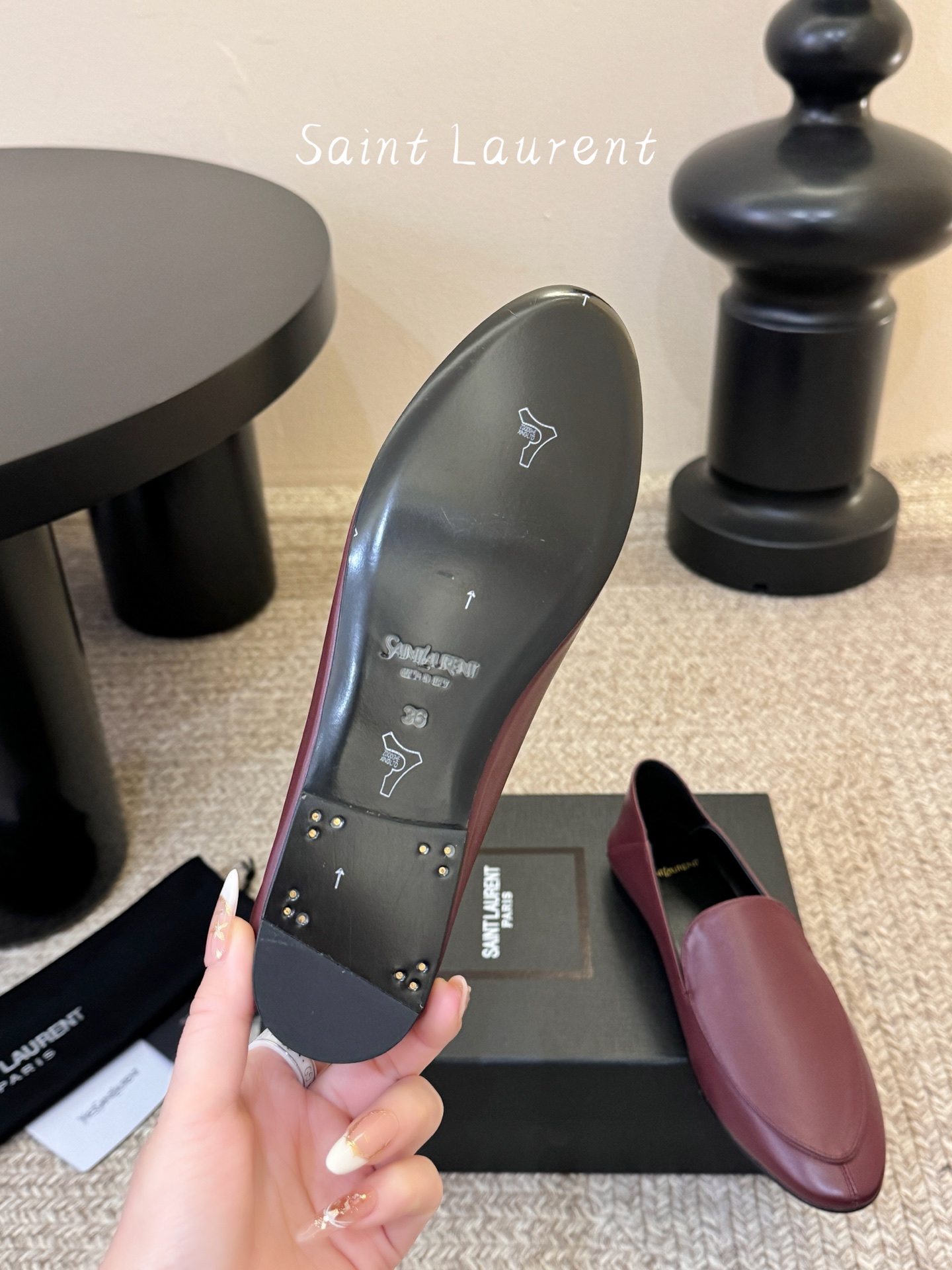 Saint Laurent圣罗兰经典乐福小皮鞋 超级超级无敌火爆的一个款这款我们家每个版面的五金扣都要开
