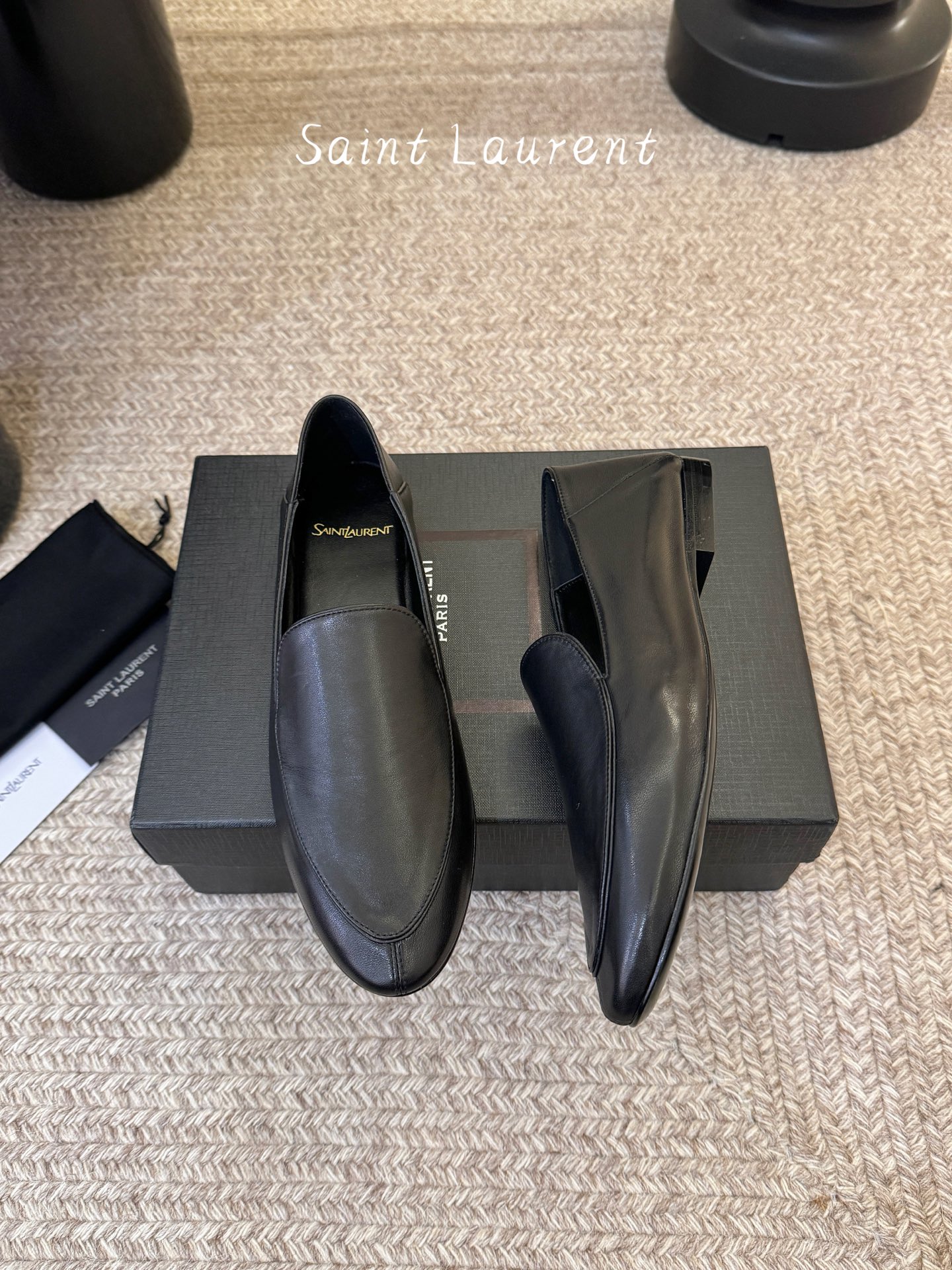 Saint Laurent圣罗兰经典乐福小皮鞋 超级超级无敌火爆的一个款这款我们家每个版面的五金扣都要开