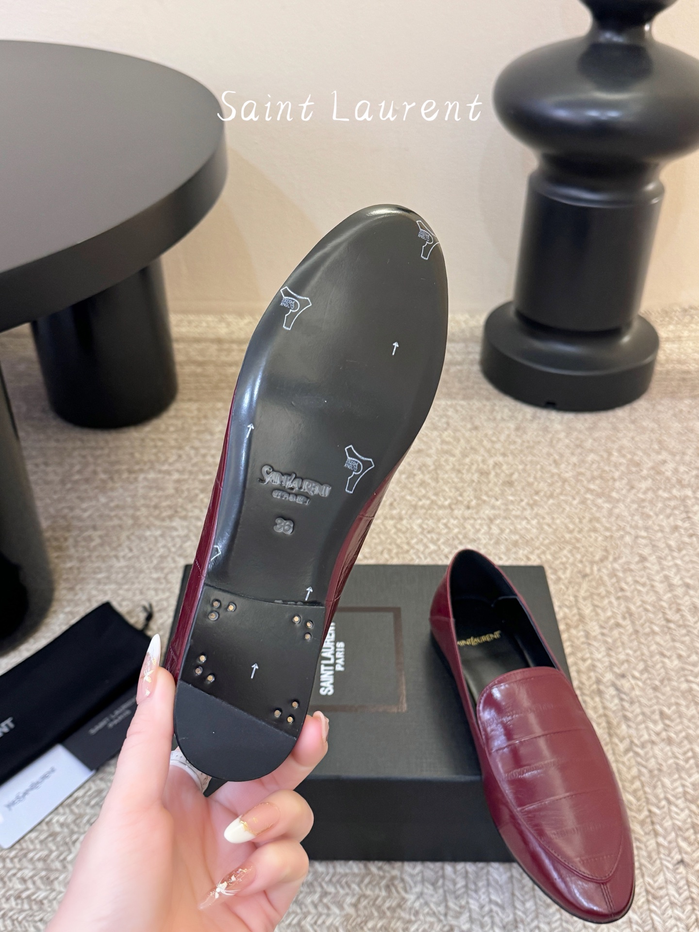 Saint Laurent圣罗兰经典乐福小皮鞋 超级超级无敌火爆的一个款这款我们家每个版面的五金扣都要开
