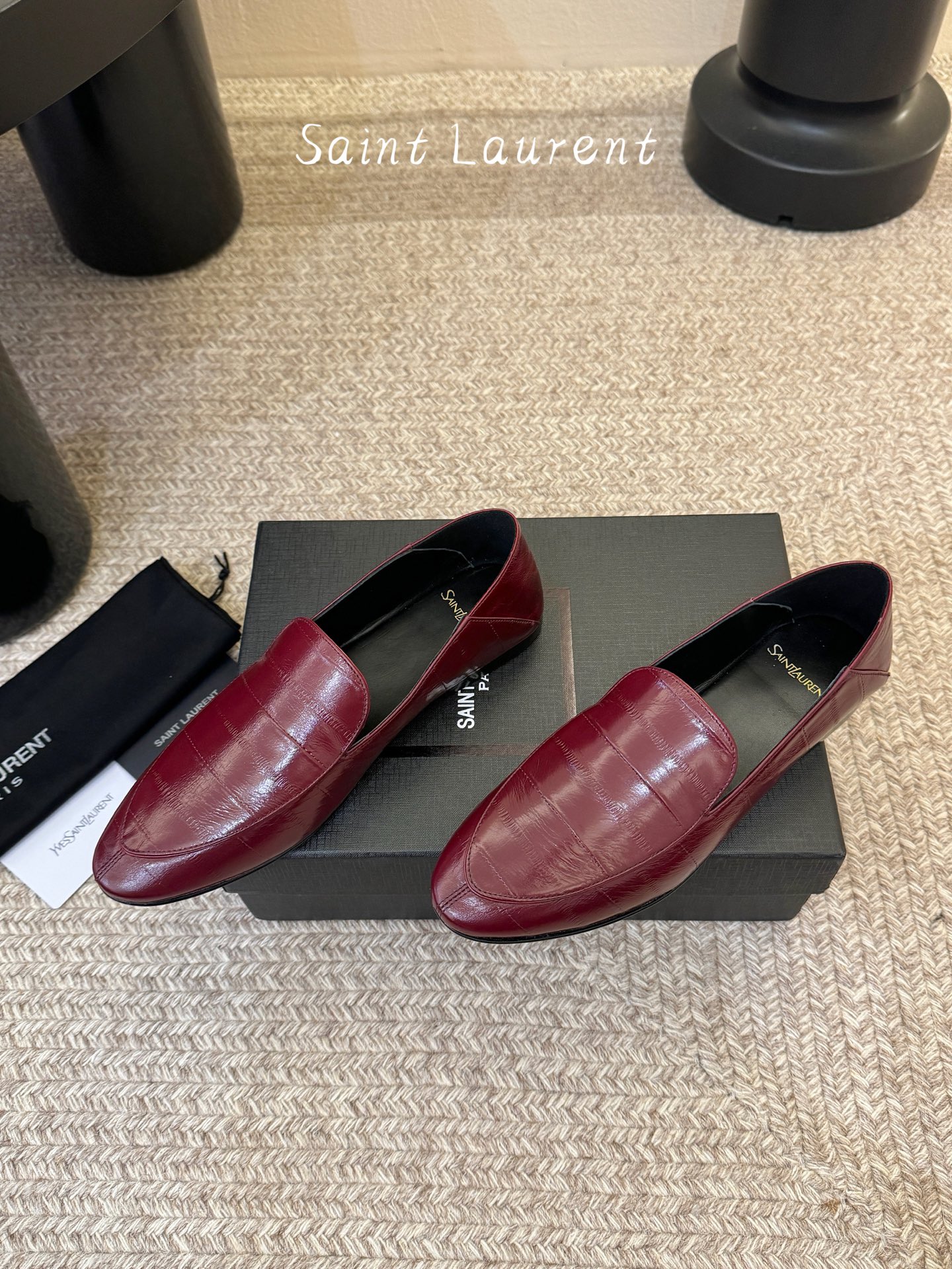 Saint Laurent圣罗兰经典乐福小皮鞋 超级超级无敌火爆的一个款这款我们家每个版面的五金扣都要开