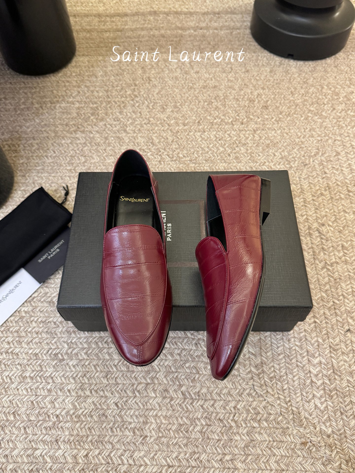 Saint Laurent圣罗兰经典乐福小皮鞋 超级超级无敌火爆的一个款这款我们家每个版面的五金扣都要开