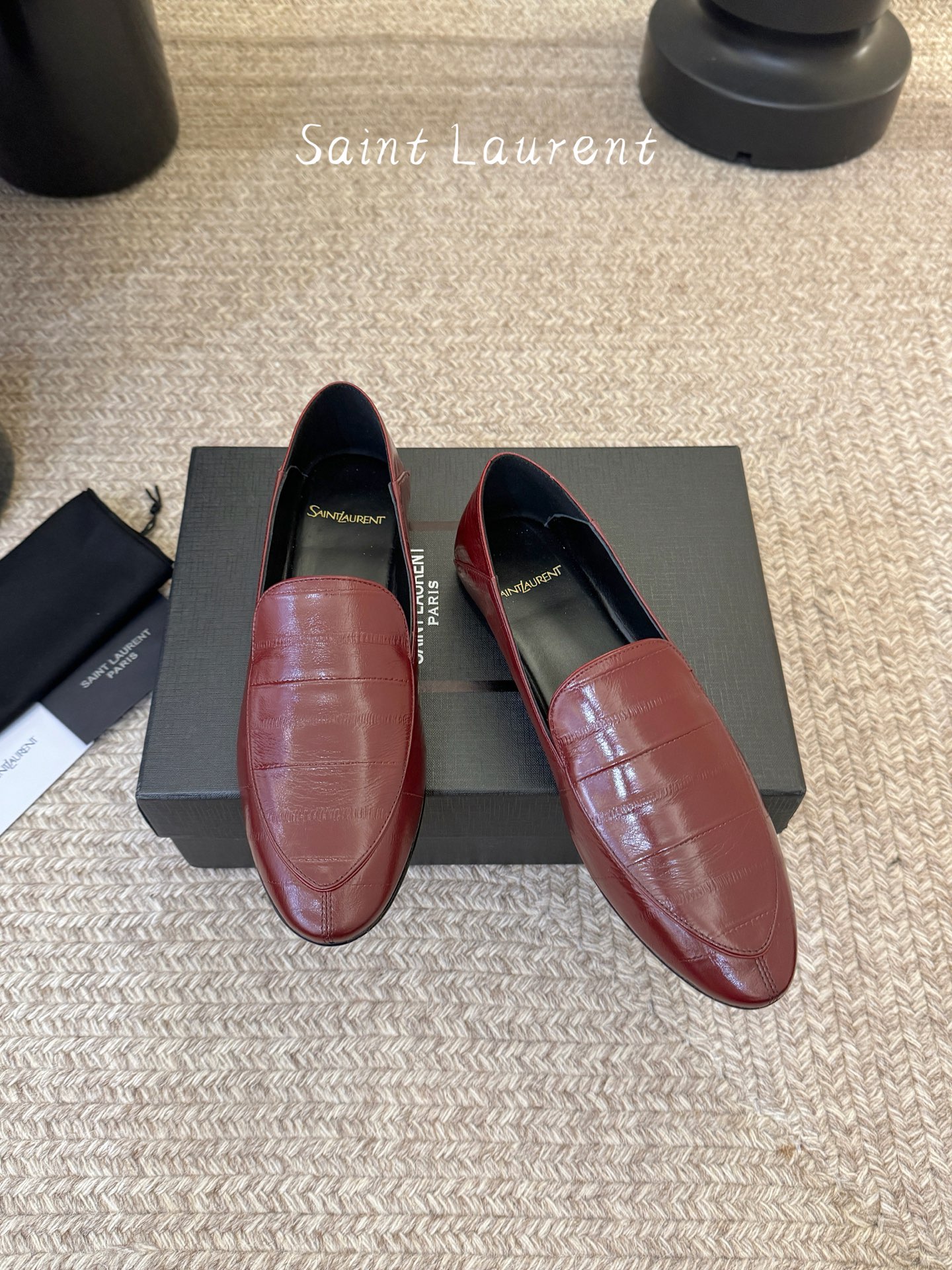 Saint Laurent圣罗兰经典乐福小皮鞋 超级超级无敌火爆的一个款这款我们家每个版面的五金扣都要开