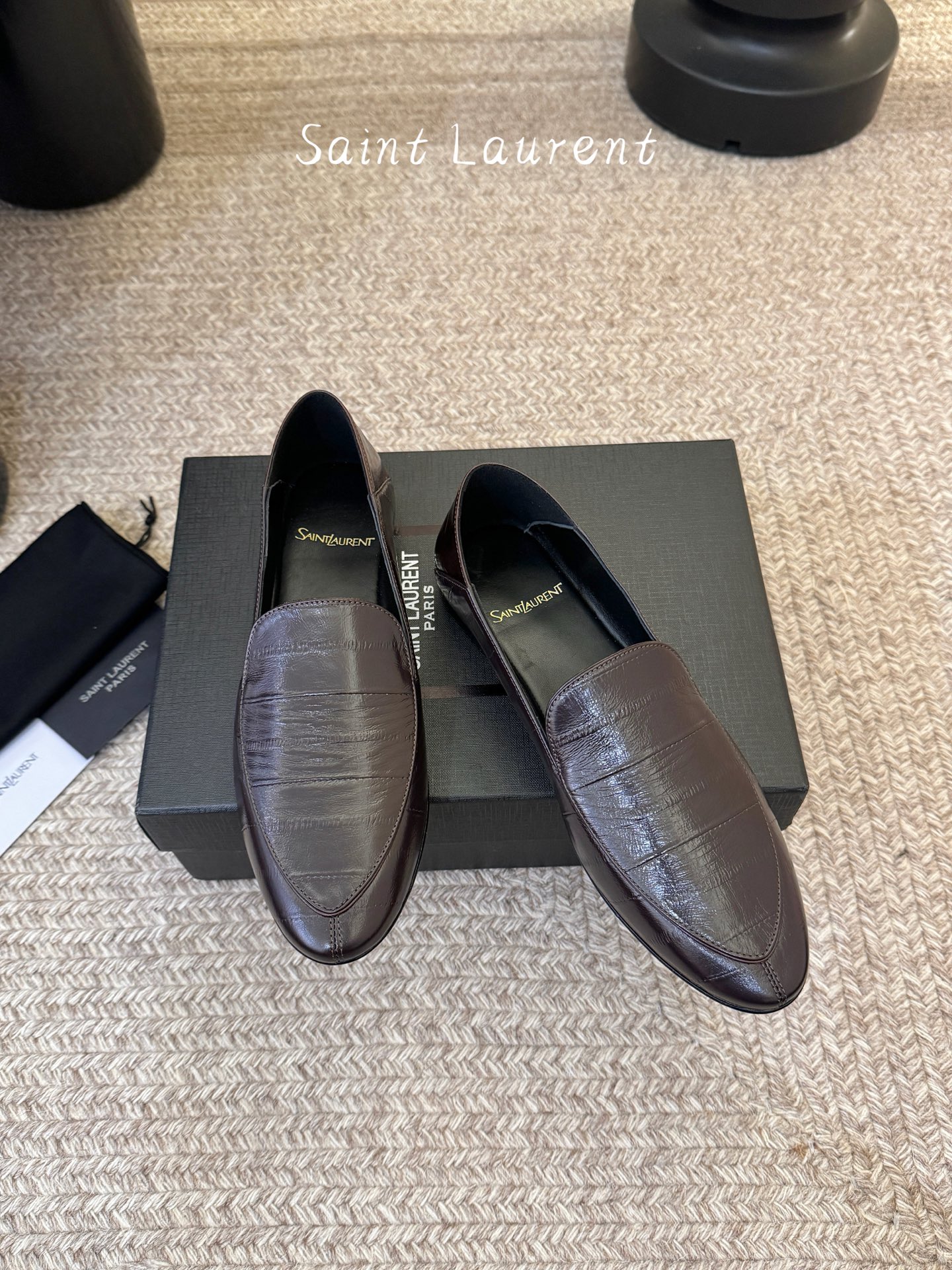Saint Laurent圣罗兰经典乐福小皮鞋 超级超级无敌火爆的一个款这款我们家每个版面的五金扣都要开