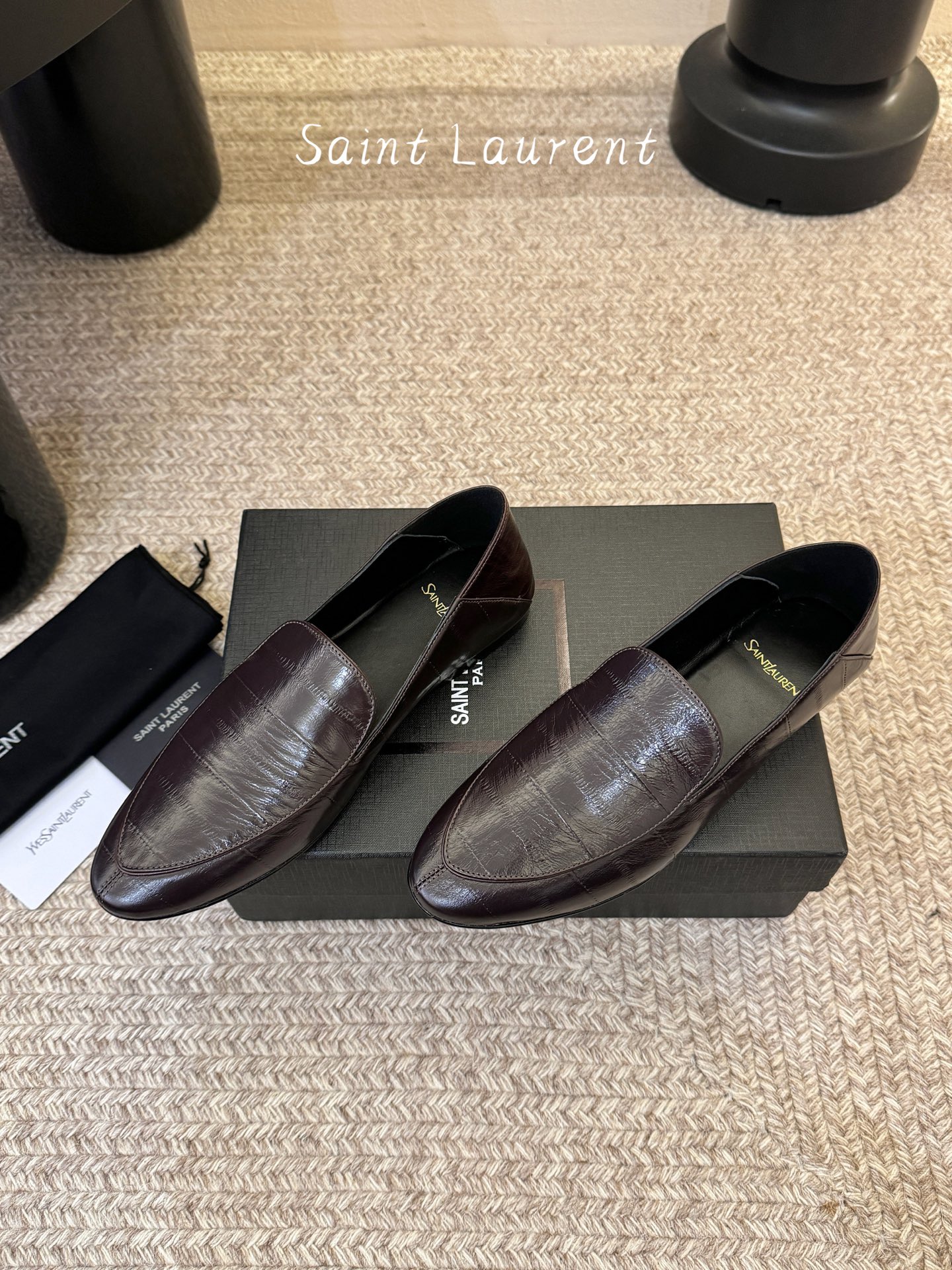 Saint Laurent圣罗兰经典乐福小皮鞋 超级超级无敌火爆的一个款这款我们家每个版面的五金扣都要开