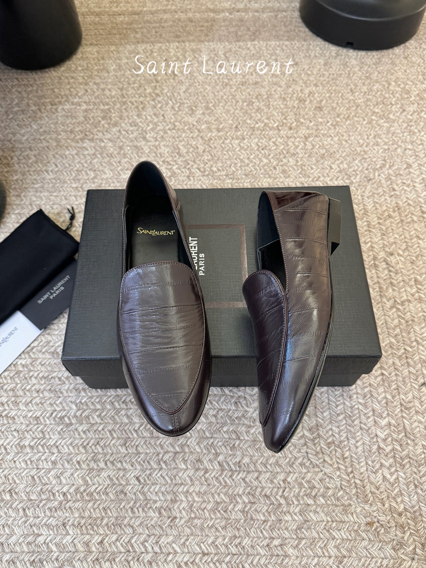 Saint Laurent圣罗兰经典乐福小皮鞋 超级超级无敌火爆的一个款这款我们家每个版面的五金扣都要开